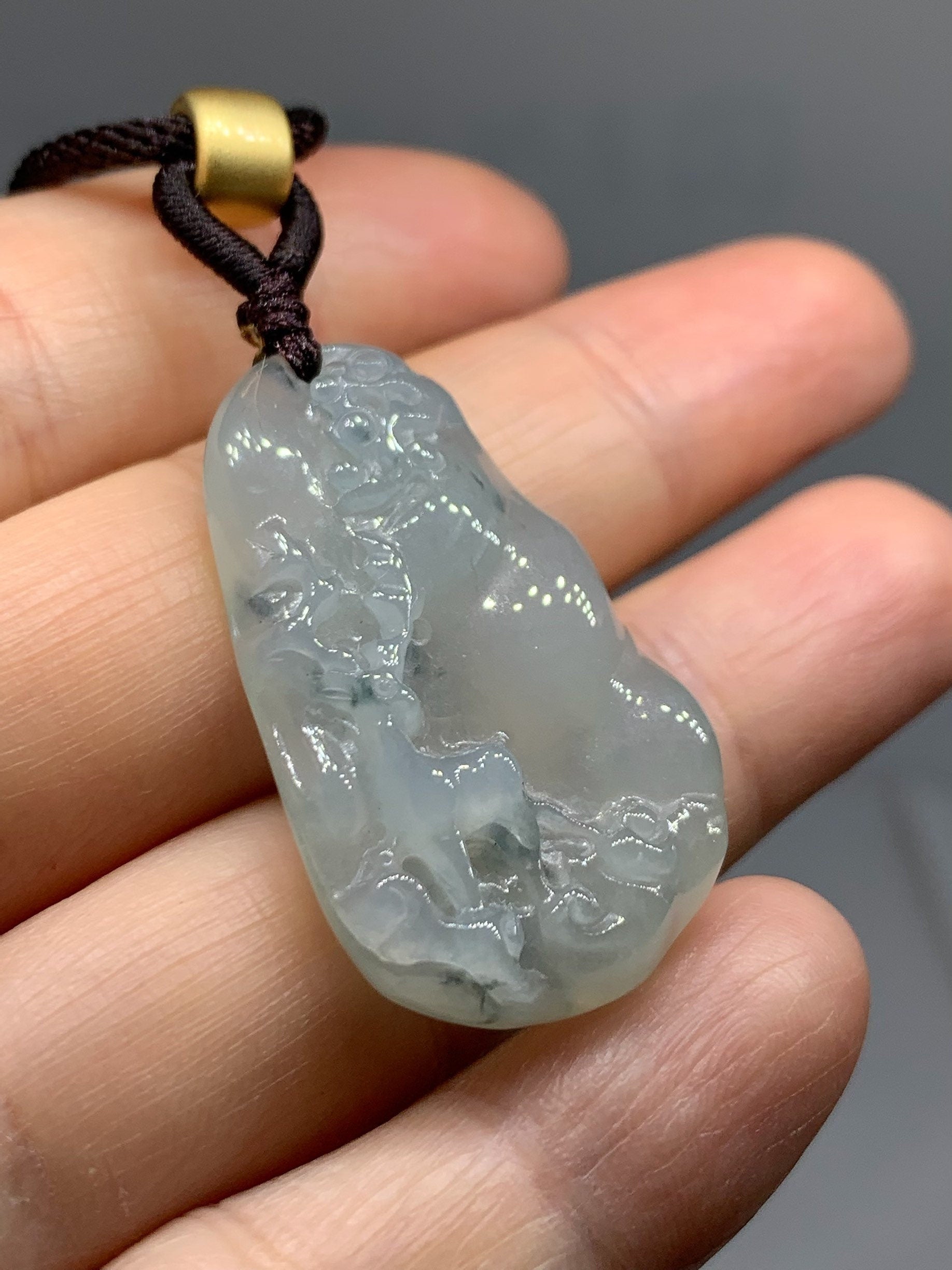 Beautiful Natural Burmese Icy Translucent light green Jadeite with Dark Green Marbling Pendant Carved with Deer 冰胶晴底飘花鹿牌吊坠