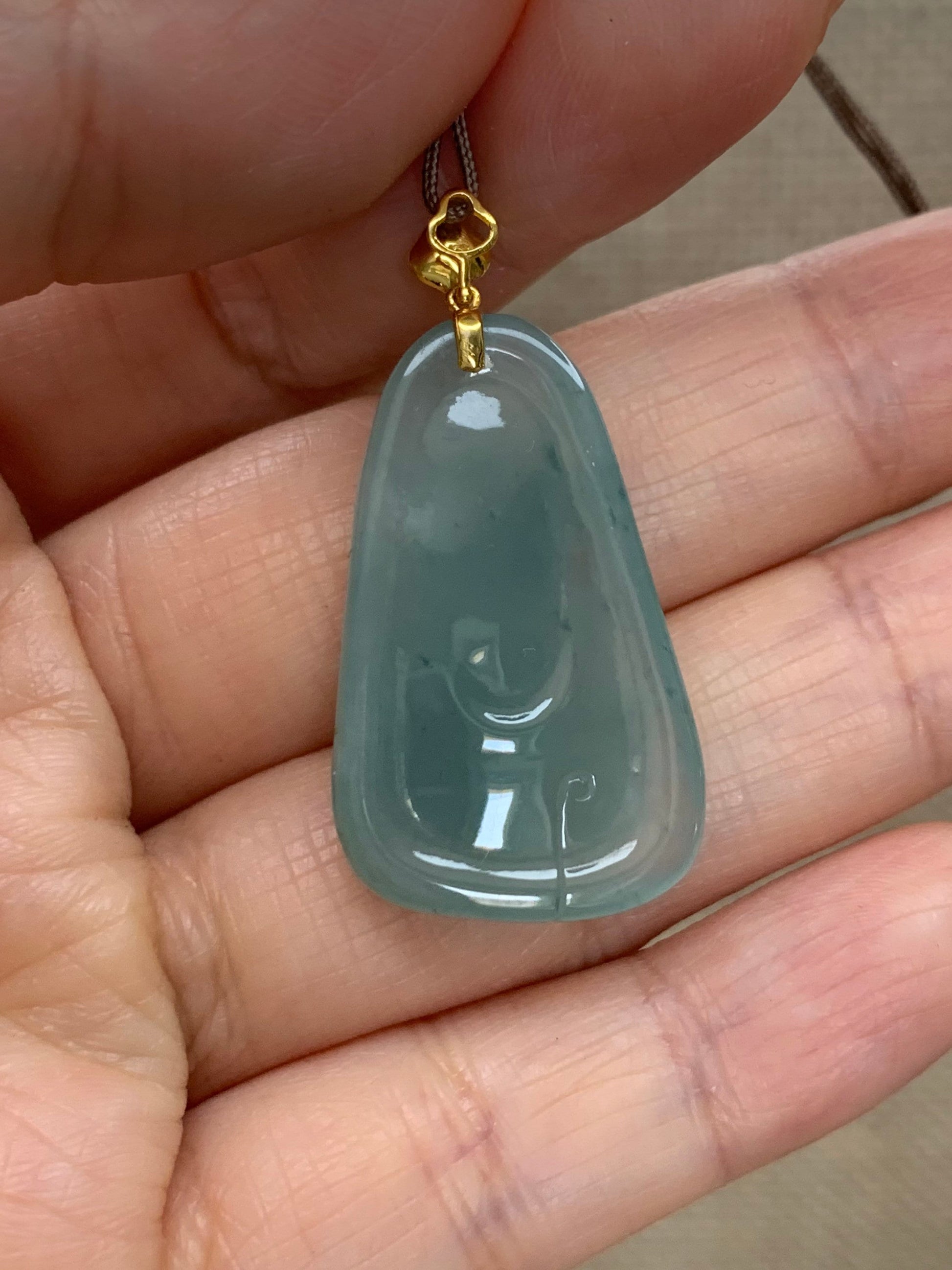 Certified Natural Burmese grade A Icy Translucent Green Jadeite Deer Engraved Pendant with 18K Yellow Gold Bail 天然缅甸翡翠正冰满绿飘花鹿牌镶嵌吊坠