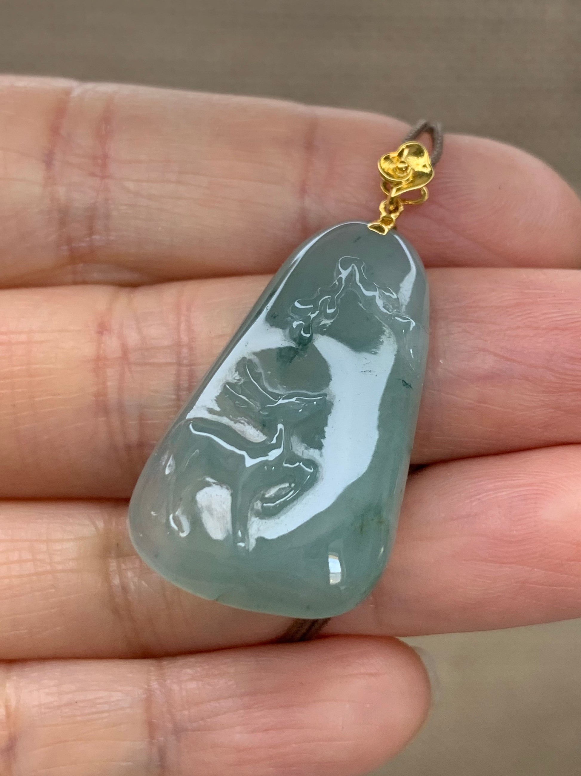 Certified Natural Burmese grade A Icy Translucent Green Jadeite Deer Engraved Pendant with 18K Yellow Gold Bail 天然缅甸翡翠正冰满绿飘花鹿牌镶嵌吊坠