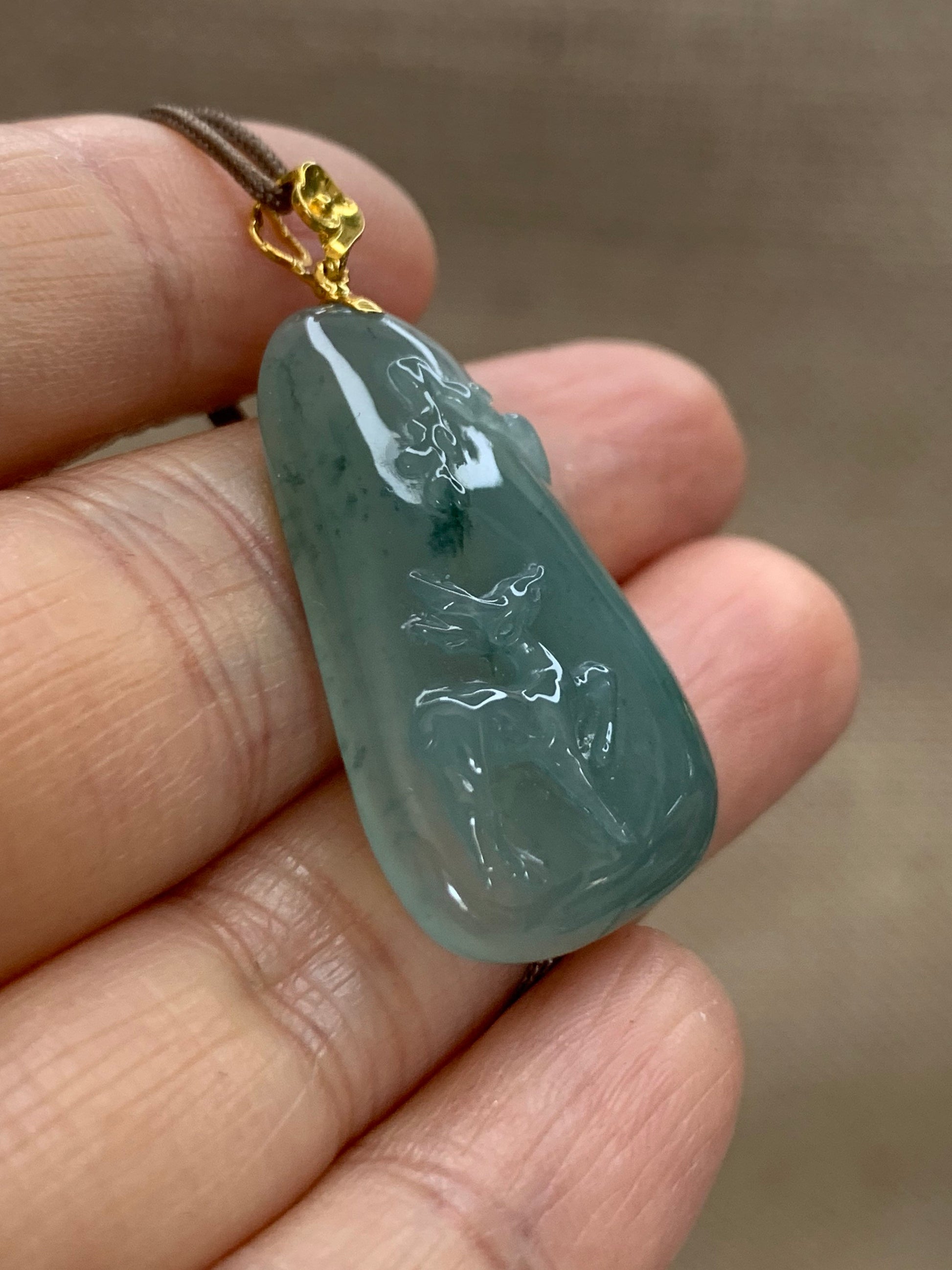 Certified Natural Burmese grade A Icy Translucent Green Jadeite Deer Engraved Pendant with 18K Yellow Gold Bail 天然缅甸翡翠正冰满绿飘花鹿牌镶嵌吊坠