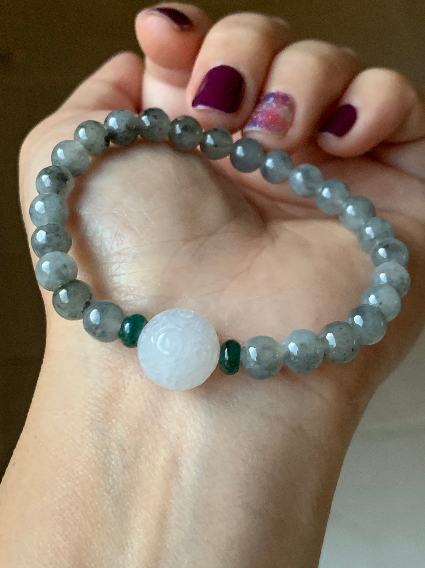 Burmese Natural Grade A Icy Translucent Gelatinous Wuji Jadeite Beads and White Jadeite Engraved Bead Beaded Bracelet 6.75" 天然缅甸冰胶乌鸡翡翠仿古雕珠手串