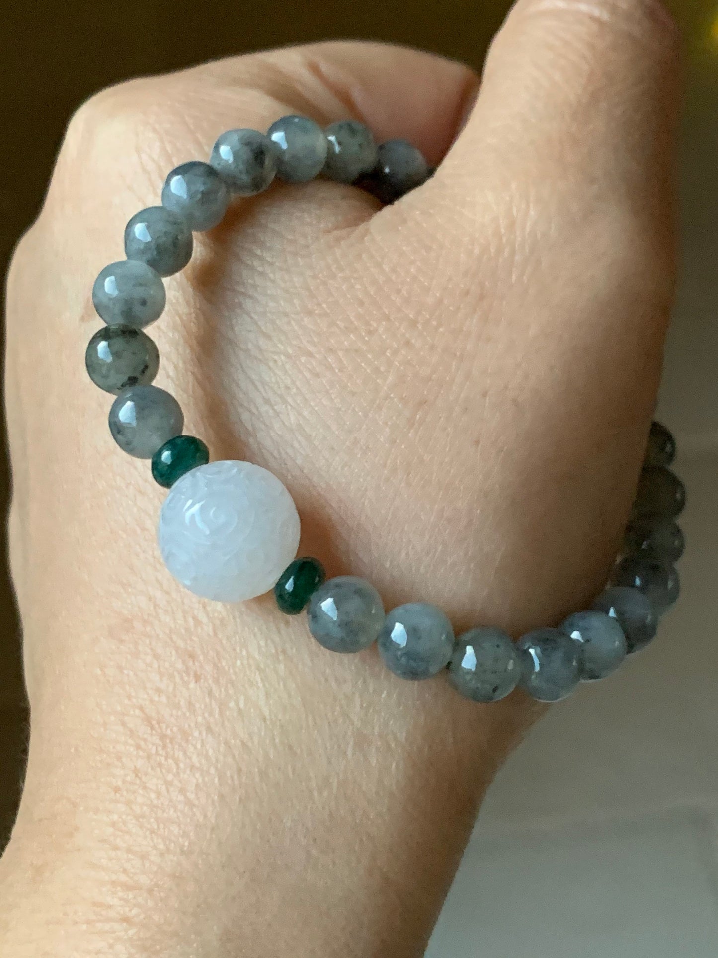 Burmese Natural Grade A Icy Translucent Gelatinous Wuji Jadeite Beads and White Jadeite Engraved Bead Beaded Bracelet 6.75" 天然缅甸冰胶乌鸡翡翠仿古雕珠手串