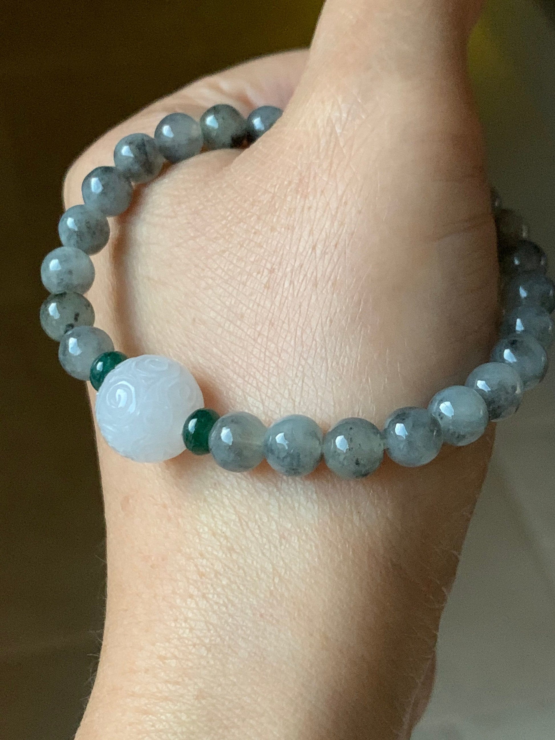 Burmese Natural Grade A Icy Translucent Gelatinous Wuji Jadeite Beads and White Jadeite Engraved Bead Beaded Bracelet 6.75" 天然缅甸冰胶乌鸡翡翠仿古雕珠手串