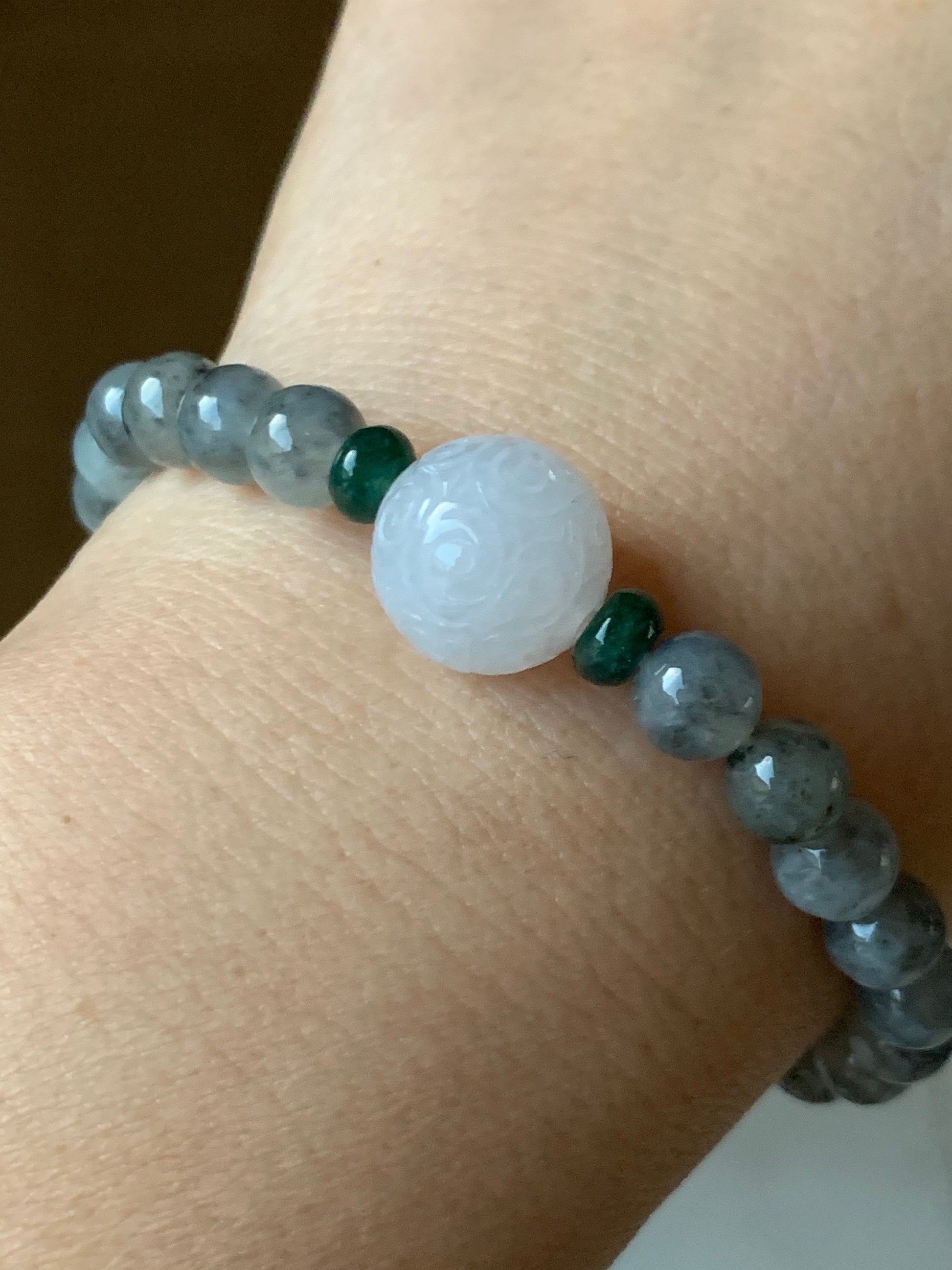 Burmese Natural Grade A Icy Translucent Gelatinous Wuji Jadeite Beads and White Jadeite Engraved Bead Beaded Bracelet 6.75" 天然缅甸冰胶乌鸡翡翠仿古雕珠手串