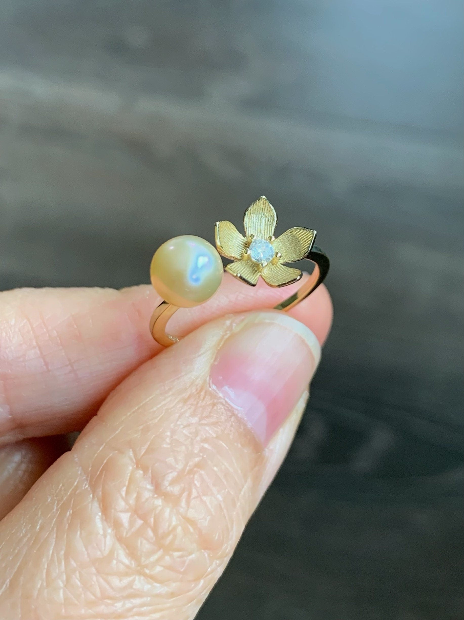 Natural Genuine Freshwater Champagne Pearl Solitaire Ring Floral Design S925 Silver Yellow Gold Finish Adjustable 6.7mm 天然淡水金色珍珠戒指 FZH68