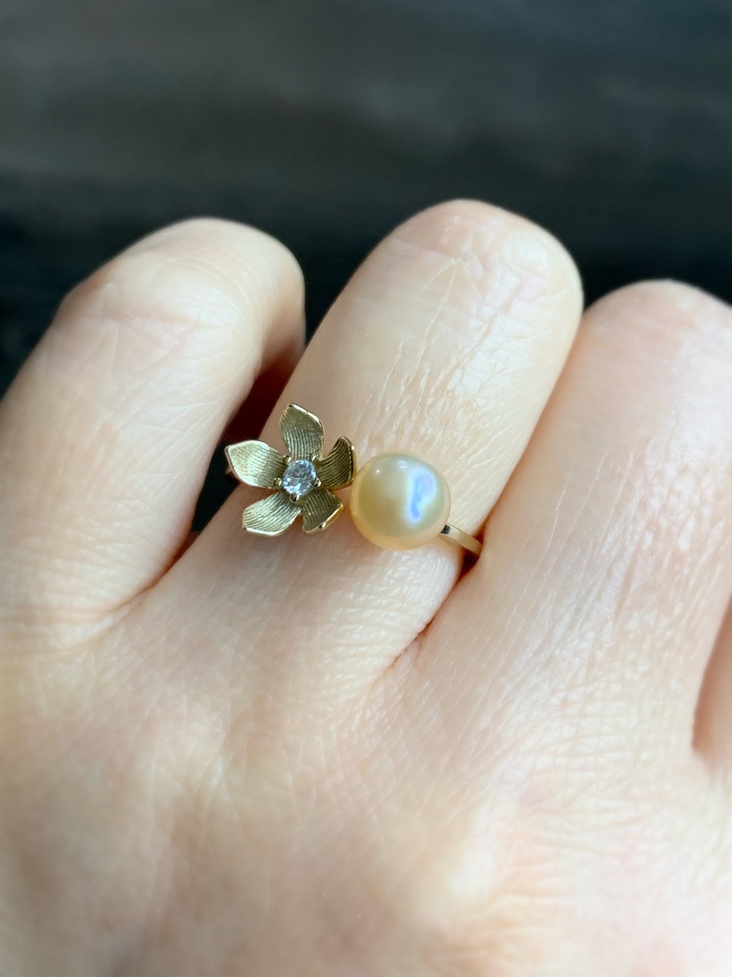 Natural Genuine Freshwater Champagne Pearl Solitaire Ring Floral Design S925 Silver Yellow Gold Finish Adjustable 6.7mm 天然淡水金色珍珠戒指 FZH68