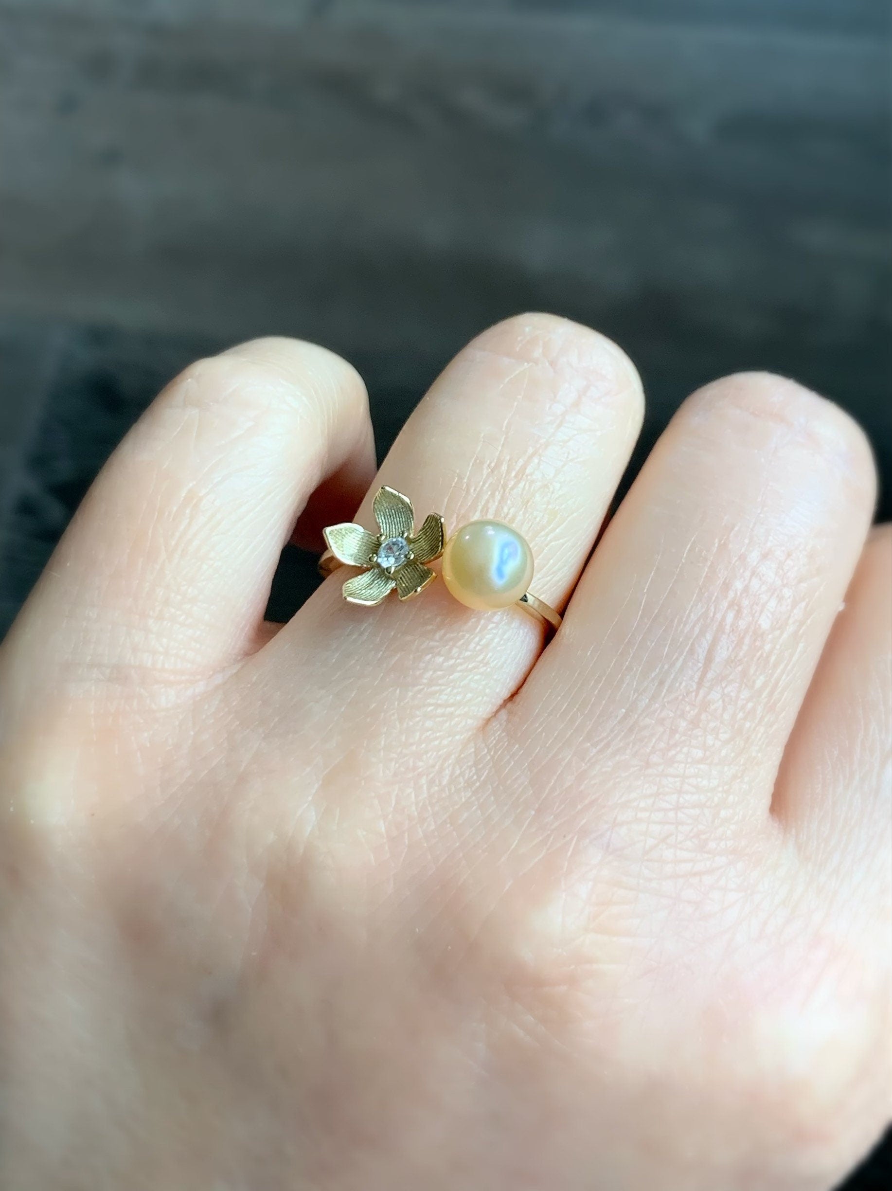 Natural Genuine Freshwater Champagne Pearl Solitaire Ring Floral Design S925 Silver Yellow Gold Finish Adjustable 6.7mm 天然淡水金色珍珠戒指 FZH68