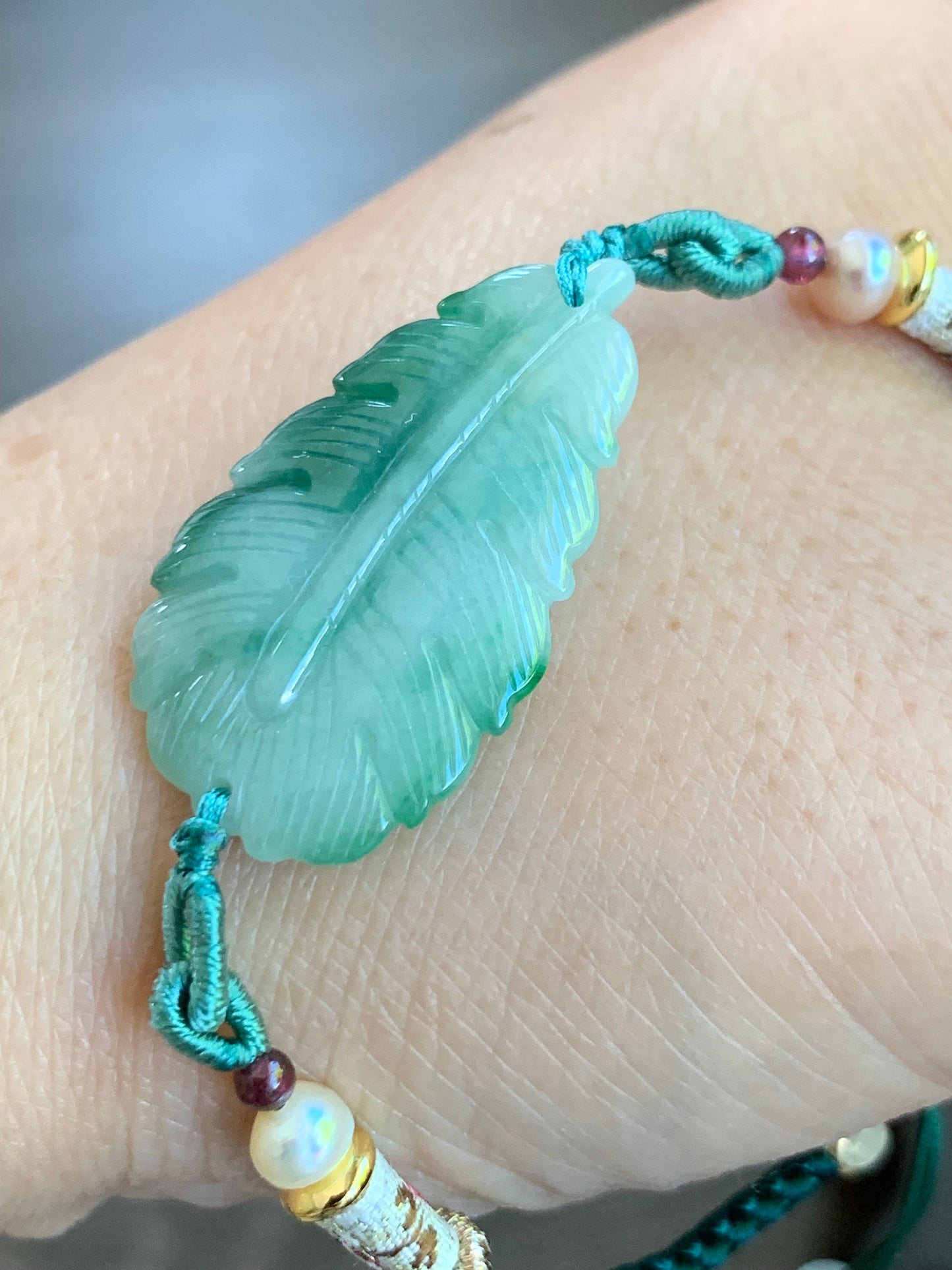 Natural Burmese Icy Translucent Light Green Jadeite w/ Intense Green Marbling Carved Feather Rope Bracelet 6.5” Adjustable 天然缅甸糯冰晴底飘花翡翠羽毛手绳