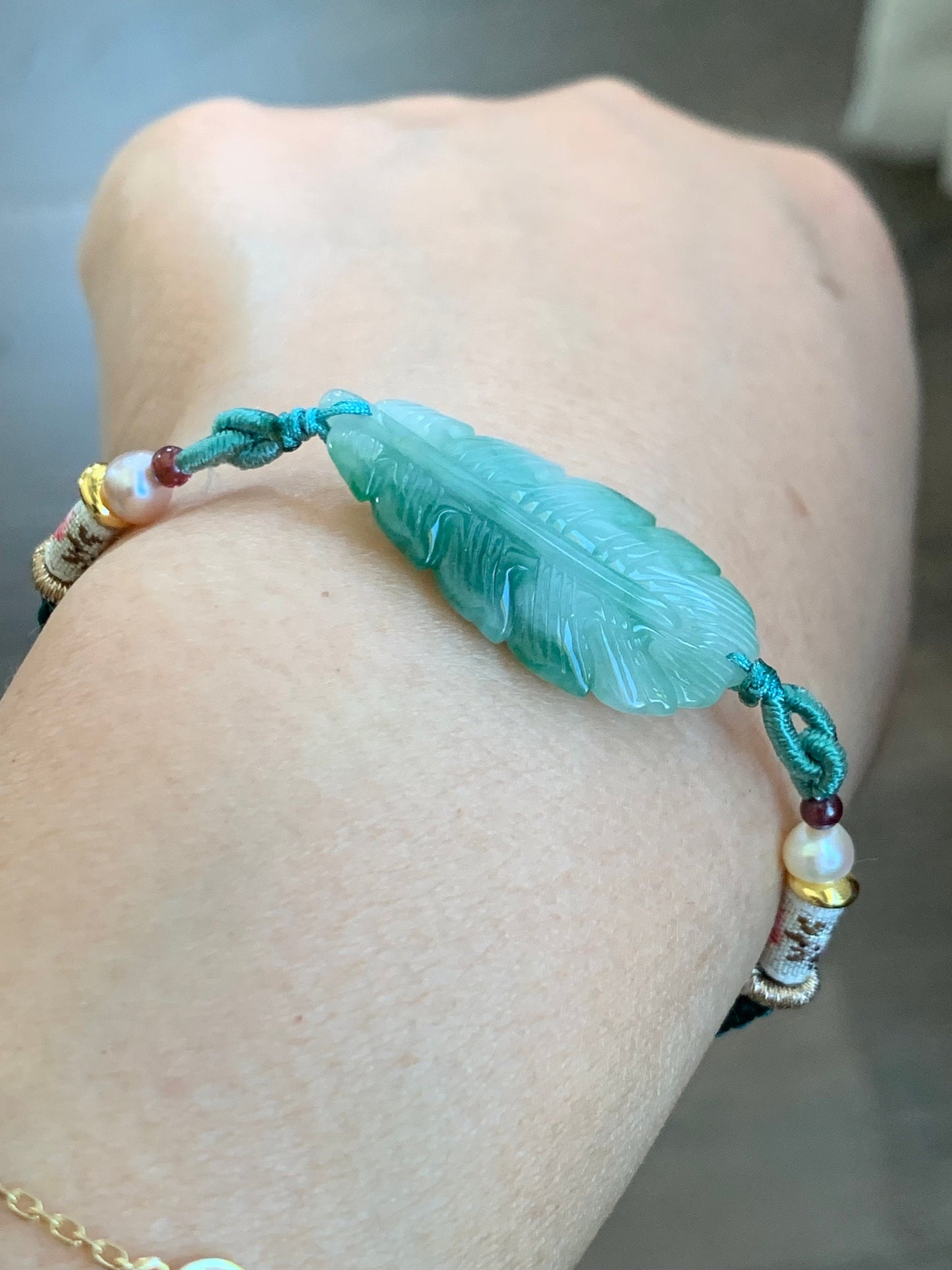 Natural Burmese Icy Translucent Light Green Jadeite w/ Intense Green Marbling Carved Feather Rope Bracelet 6.5” Adjustable 天然缅甸糯冰晴底飘花翡翠羽毛手绳