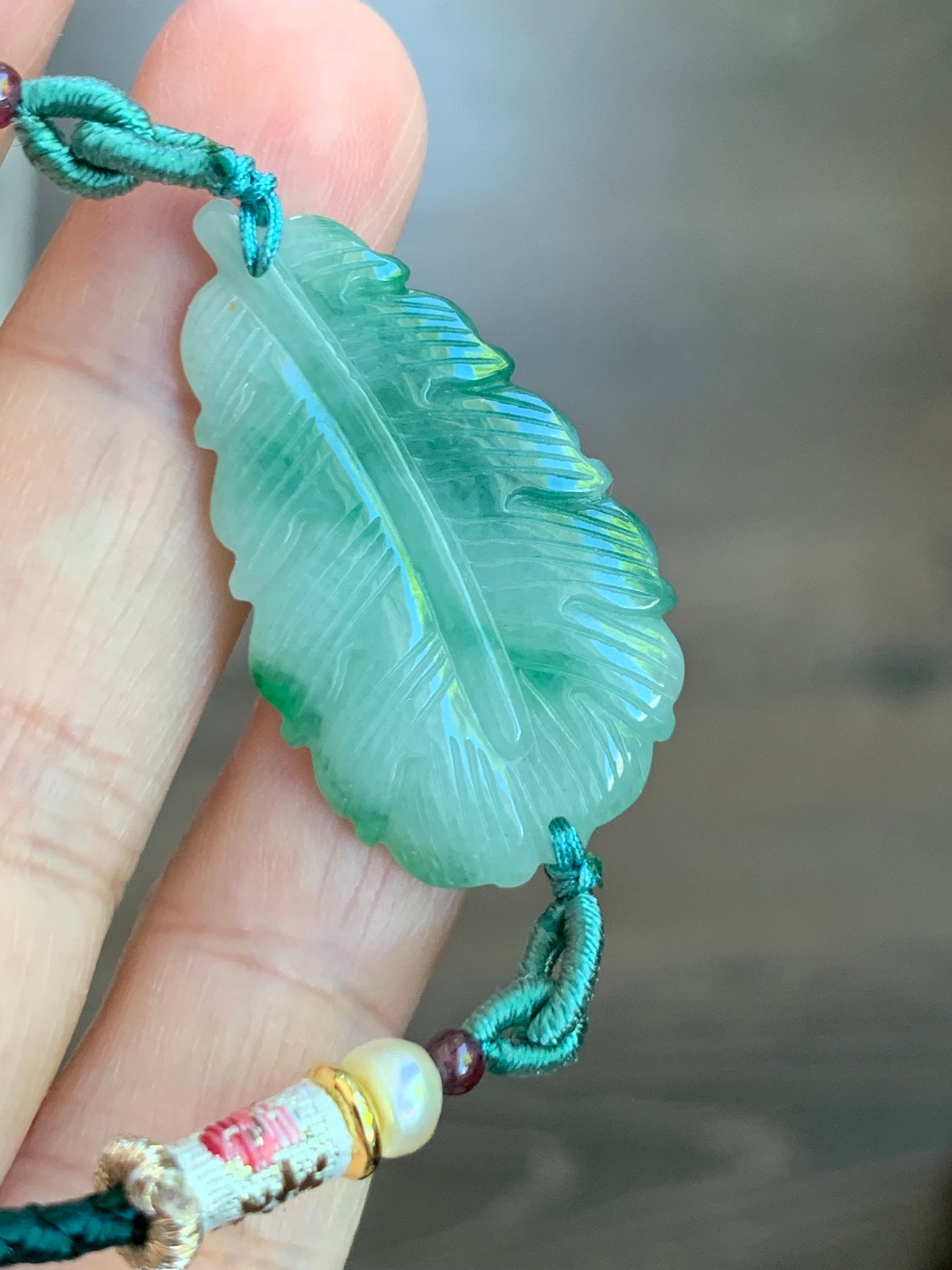 Natural Burmese Icy Translucent Light Green Jadeite w/ Intense Green Marbling Carved Feather Rope Bracelet 6.5” Adjustable 天然缅甸糯冰晴底飘花翡翠羽毛手绳