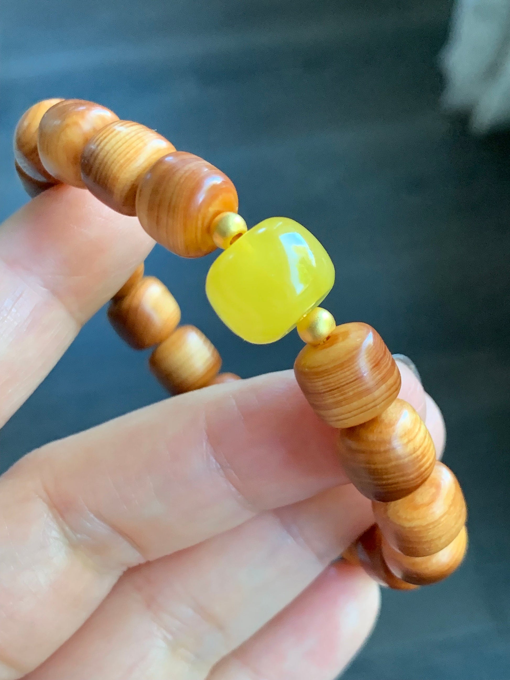 Natural YaBai Thuja Tall Drum Beads & Aged Rich Yellow “Beewax” Tree Resin Bead Beaded Bracelet 24K Yellow Gold 6.75” 天然崖柏鼓珠蜜蜡大鼓珠足金珠手串