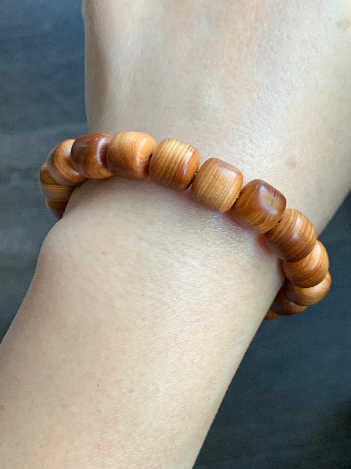 Natural YaBai Thuja Tall Drum Beads & Aged Rich Yellow “Beewax” Tree Resin Bead Beaded Bracelet 24K Yellow Gold 6.75” 天然崖柏鼓珠蜜蜡大鼓珠足金珠手串