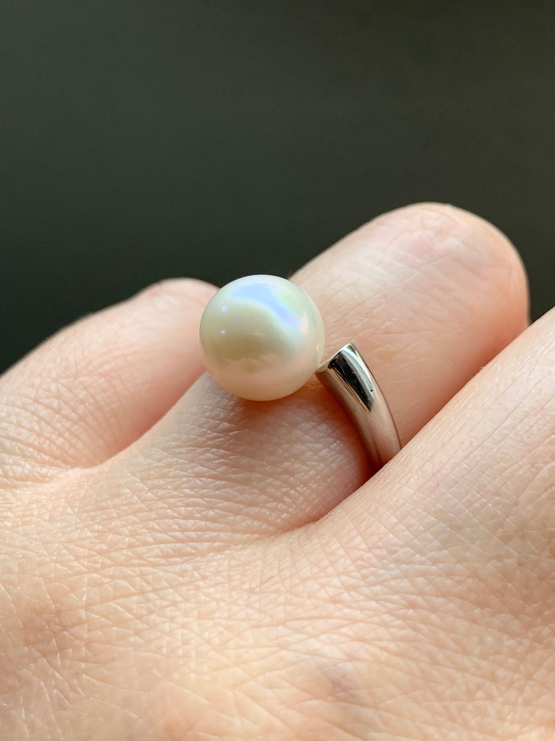 Natural Genuine Freshwater White Round Pearl 9.7mm Solitaire Bypass Ring Open Band S925 Sterling Silver Size 6 天然淡水白色圆珍珠银镶戒指 BKK100