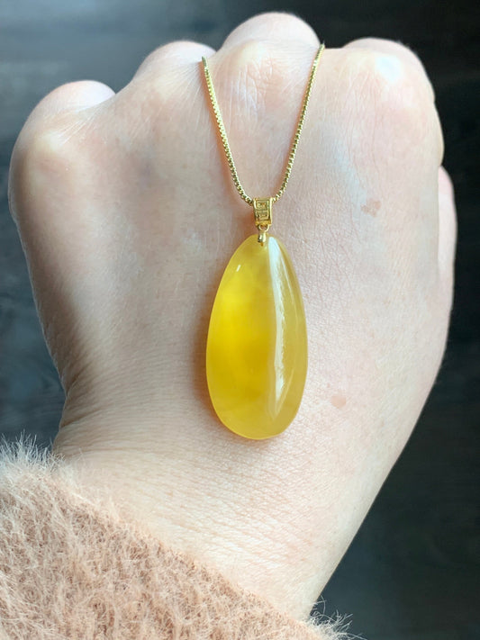 Natural Large Teardrop Fossilized Tree Resin Honey Beewax Rich Golden Yellow Transparent Pendant 18K Yellow Gold Bail 3g 天然大水滴单颗镶嵌K金吊坠