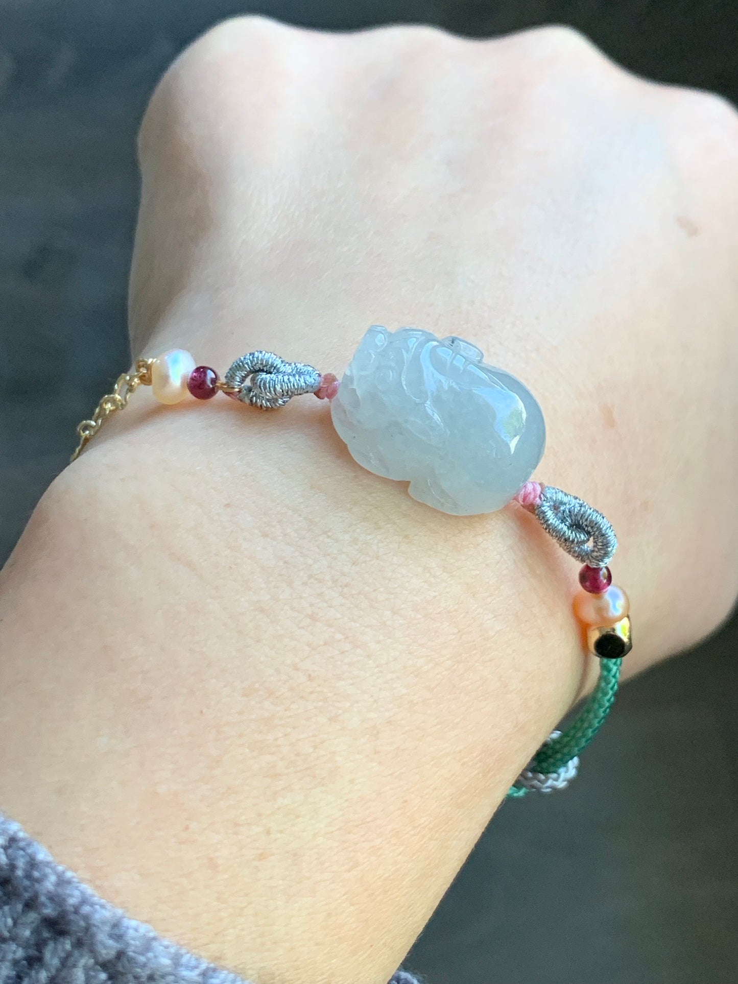 Natural Burmese Icy Translucent Gelatinous Wuji Jadeite Pixiu FW Pearls Garnet Beads Rope Bracelet Adjustable up to 7.75” 7g 天然缅甸冰胶乌鸡翡翠貔貅手绳