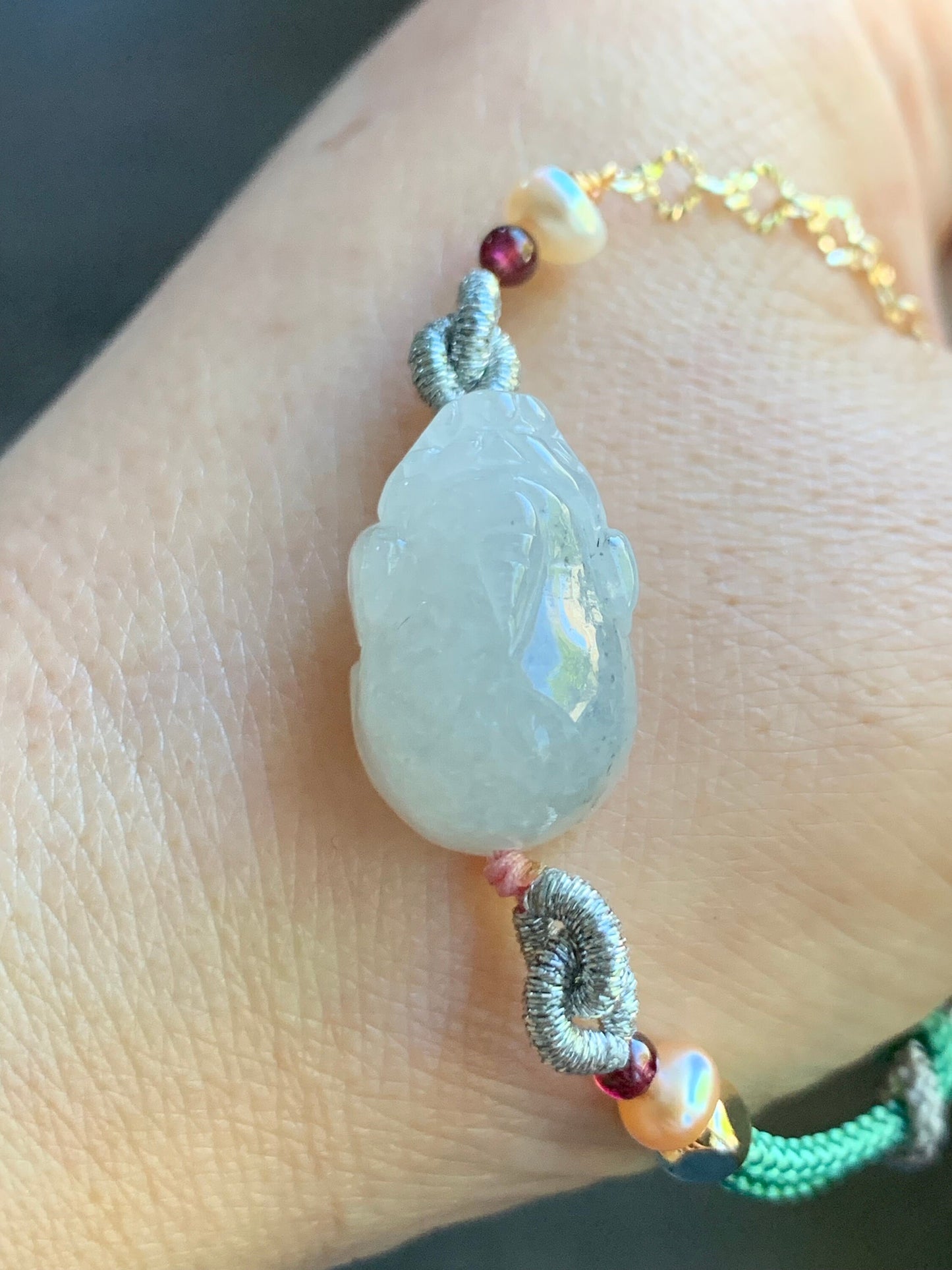 Natural Burmese Icy Translucent Gelatinous Wuji Jadeite Pixiu FW Pearls Garnet Beads Rope Bracelet Adjustable up to 7.75” 7g 天然缅甸冰胶乌鸡翡翠貔貅手绳