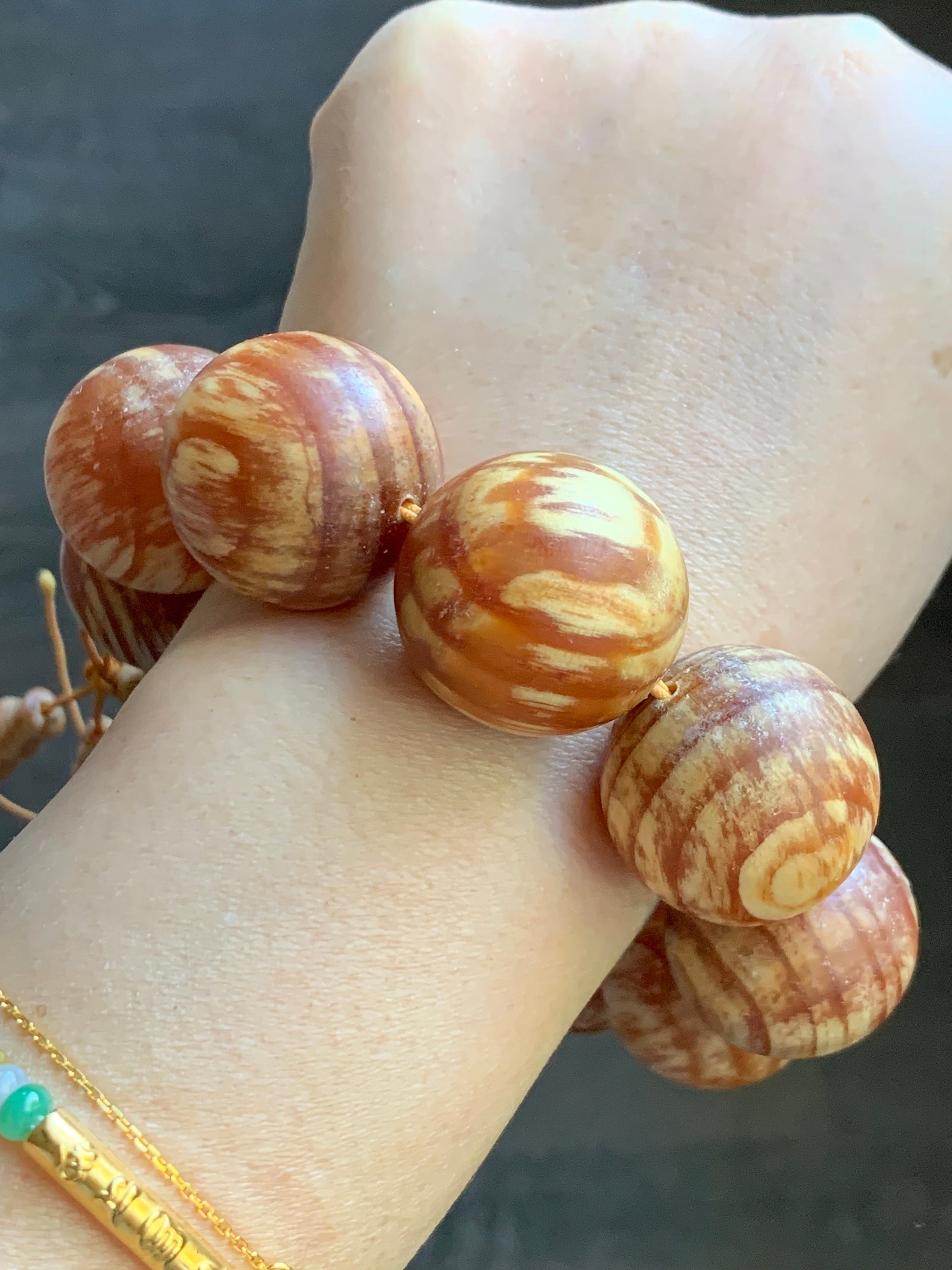 Stunning Large Natural Fossilized Korean Pine Resin Translucent Wood Beads Beaded Bracelet Stretchy 24mm 9” 88 grams 天然大卡红松琥珀木木珠手串 111423