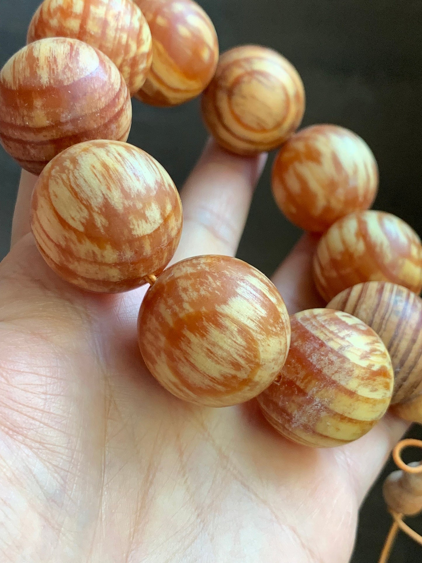 Stunning Large Natural Fossilized Korean Pine Resin Translucent Wood Beads Beaded Bracelet Stretchy 24mm 9” 88 grams 天然大卡红松琥珀木木珠手串 111423