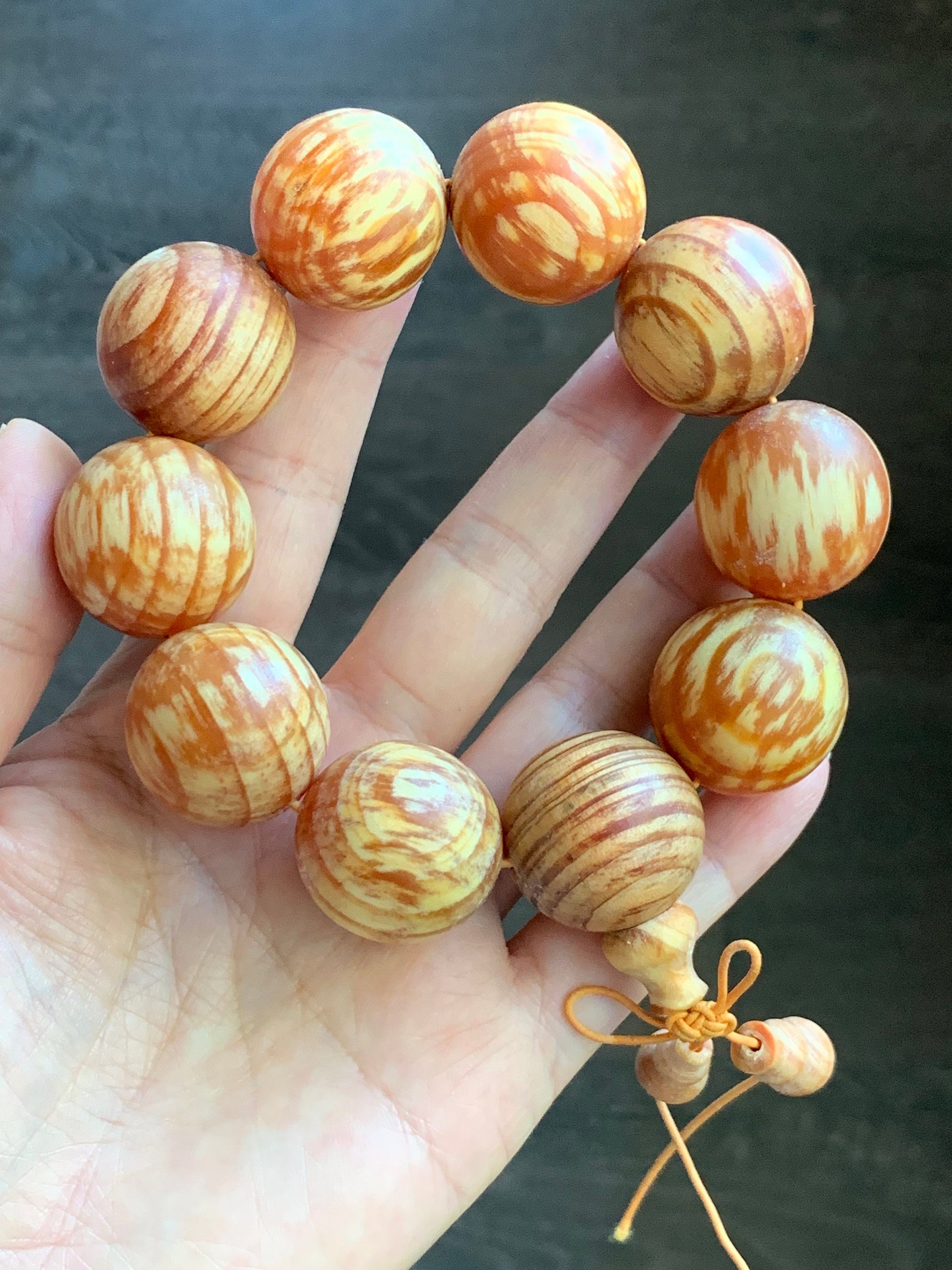 Stunning Large Natural Fossilized Korean Pine Resin Translucent Wood Beads Beaded Bracelet Stretchy 24mm 9” 88 grams 天然大卡红松琥珀木木珠手串 111423