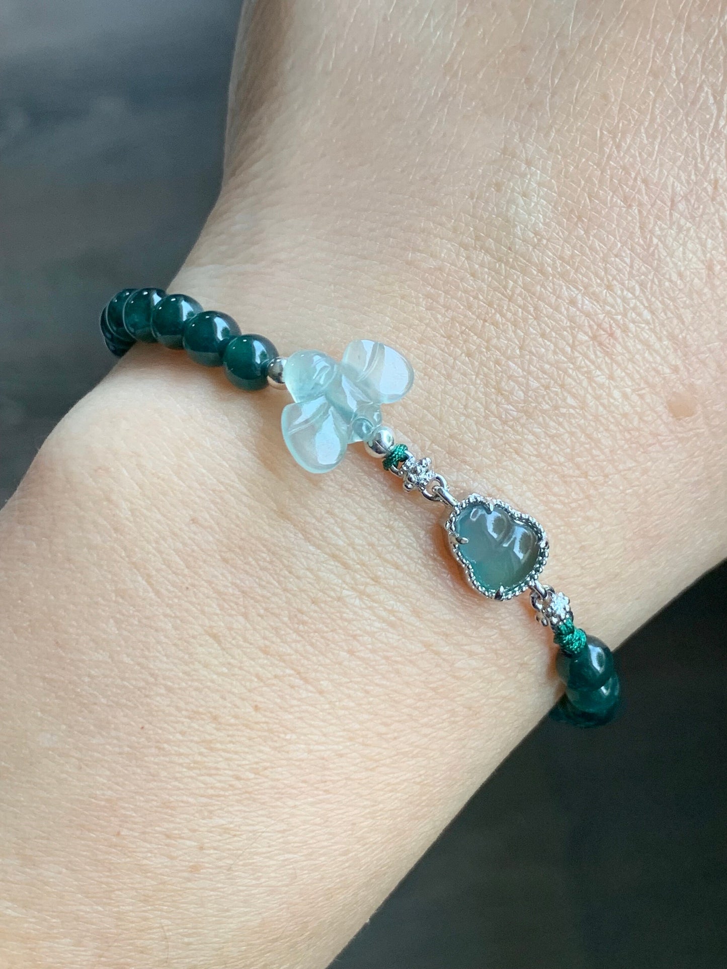 Natural Burmese Premium Icy Jadeite Honeybee Guatemalan Jadeite Gourd Hulu Beaded Bracelet 5.75”-7” Sterling Silver 天然冰危翡翠葫芦深绿珠缅甸翡翠蜜蜂银手链