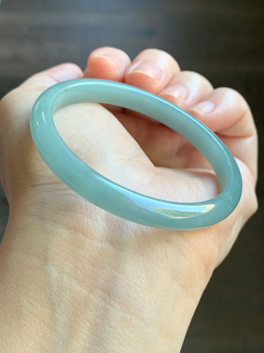 Natural Guatemalan Icy Translucent Light Blue Jadeite Bangle Bracelet 53mm 7.3x5.2mm 21g 天然冰危淡蓝水翡翠细条正圈手镯 QLXK26