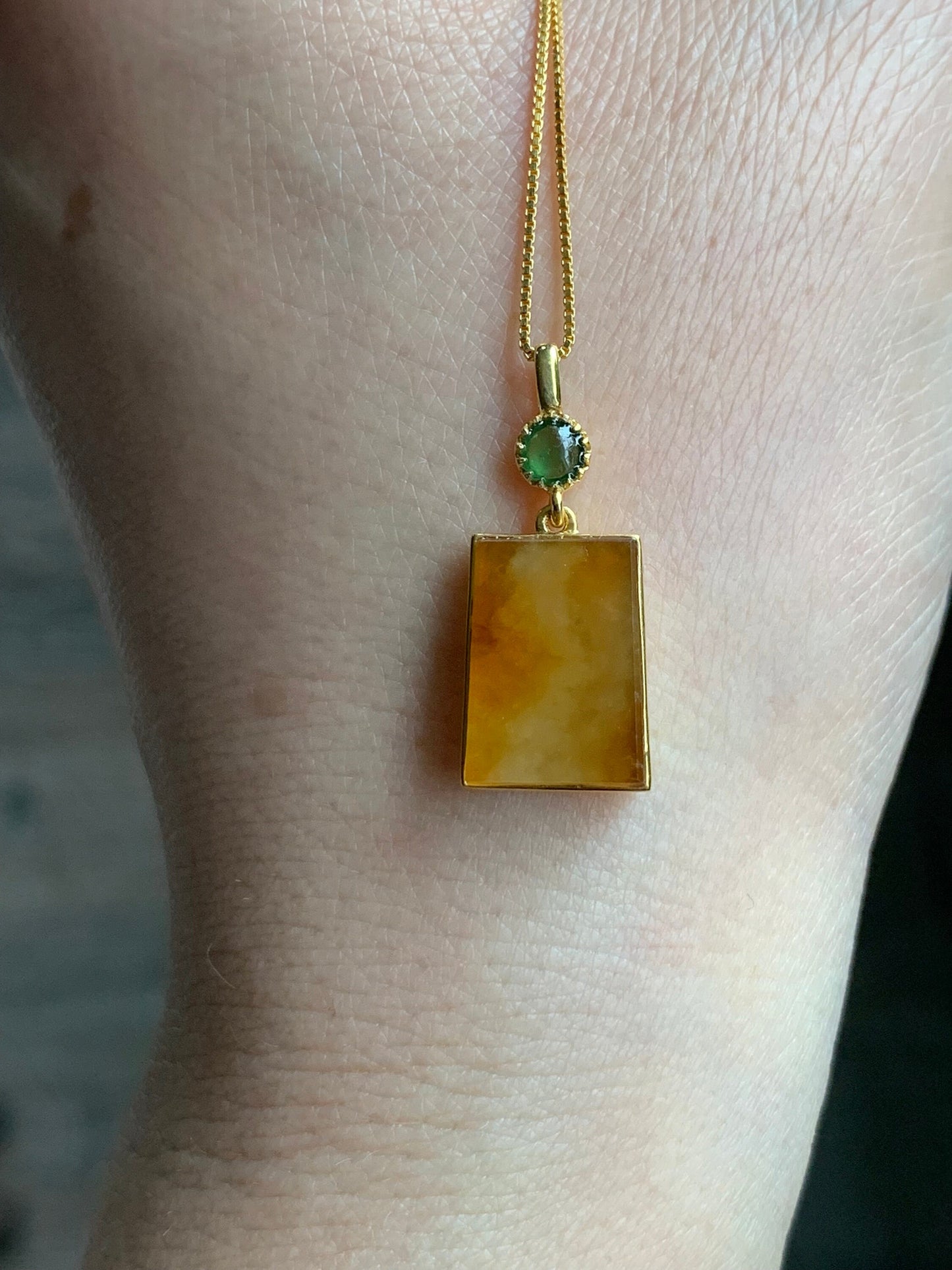 Certified Natural Burmese Icy Translucent Vibrant Yellow Wu Shi Pai Jadeite Trapezoid Shaped Pendant 18K Yellow Gold 天然缅甸起冰油黄翡翠无事牌镶嵌吊坠 3292