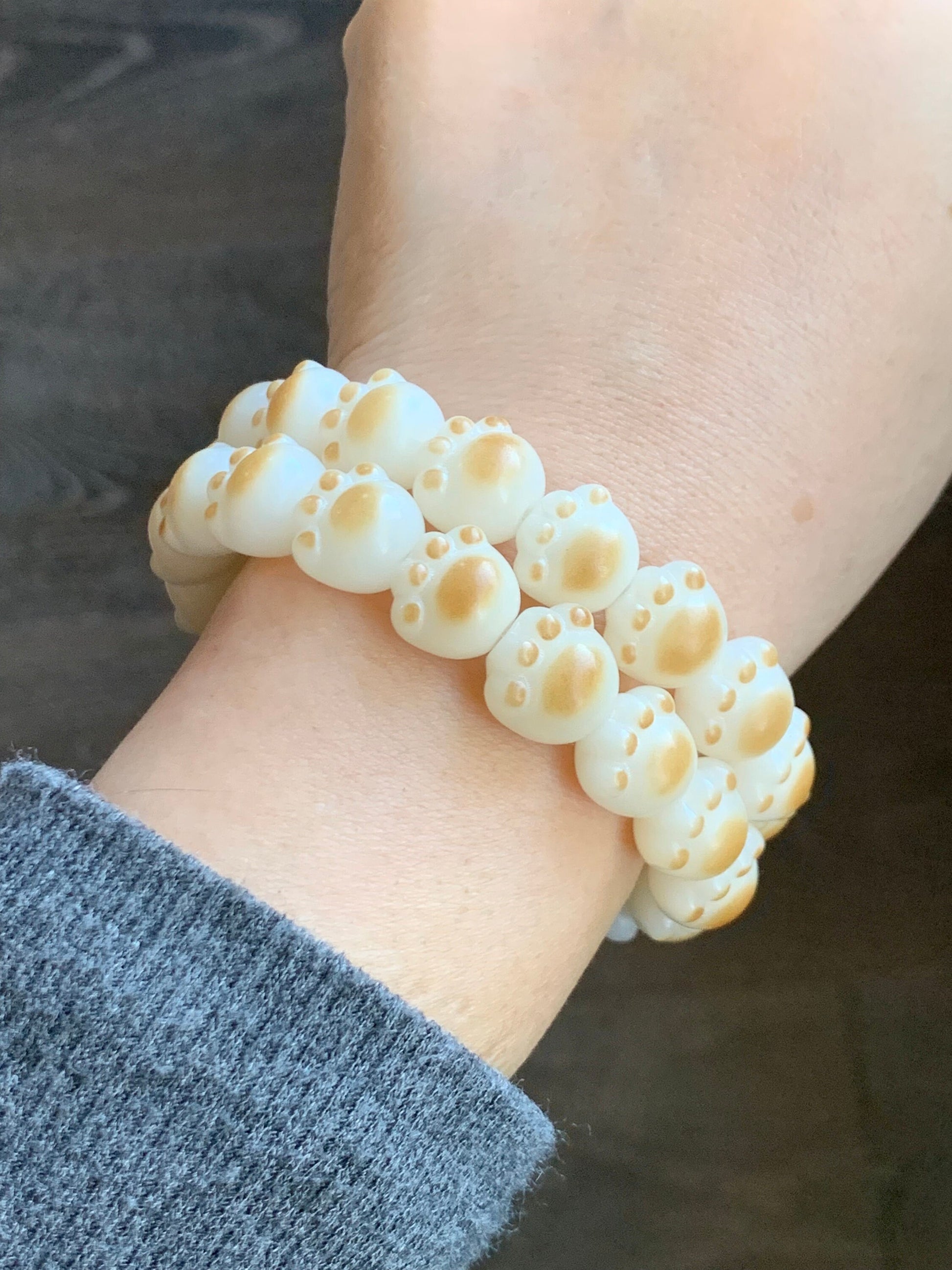 Natural Bodhi Root Carved 3D Paw Print Beads Beaded Bracelet Stretchy 6.5” 天然菩提立体雕刻猫爪手串