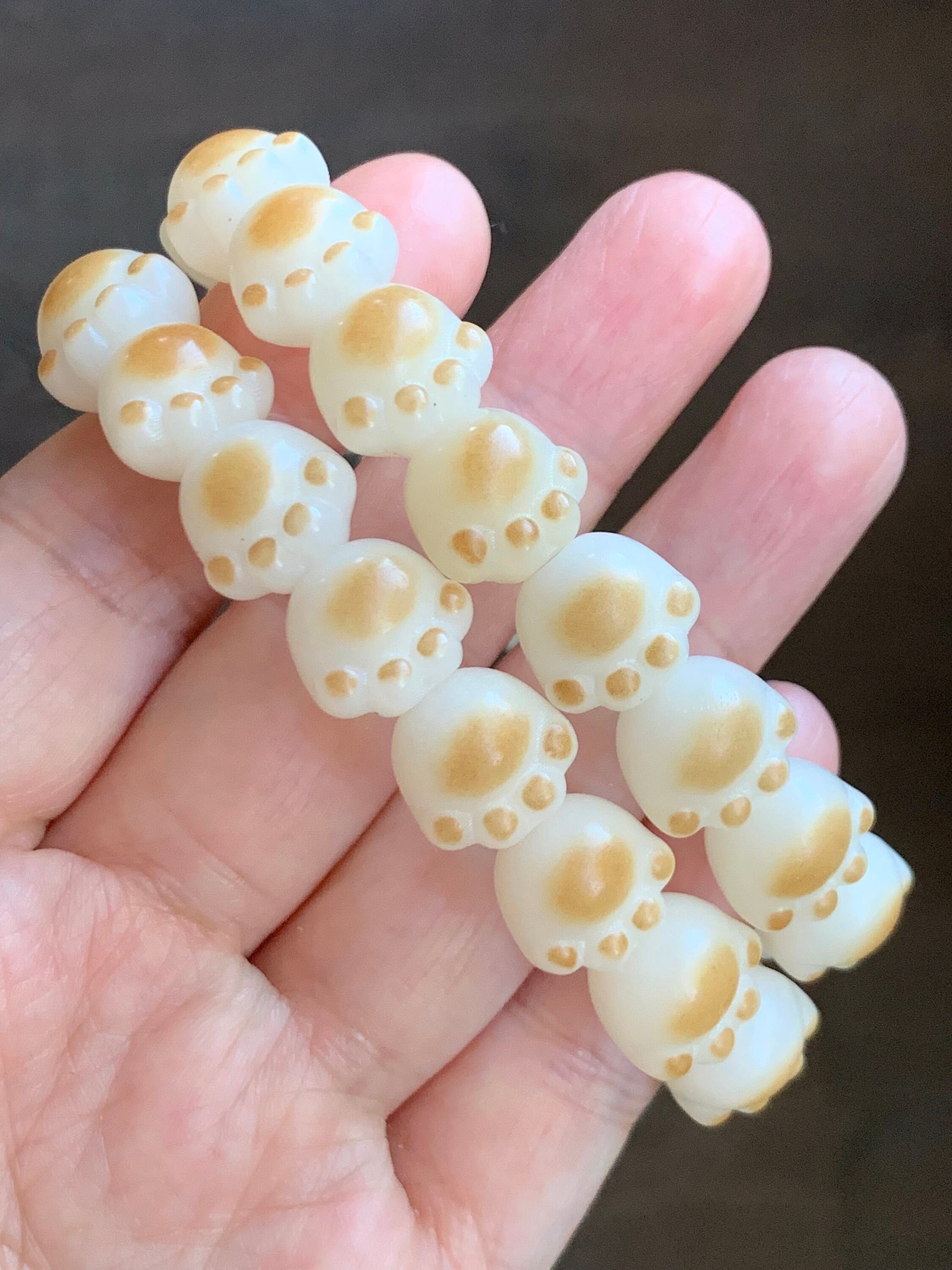 Natural Bodhi Root Carved 3D Paw Print Beads Beaded Bracelet Stretchy 6.5” 天然菩提立体雕刻猫爪手串