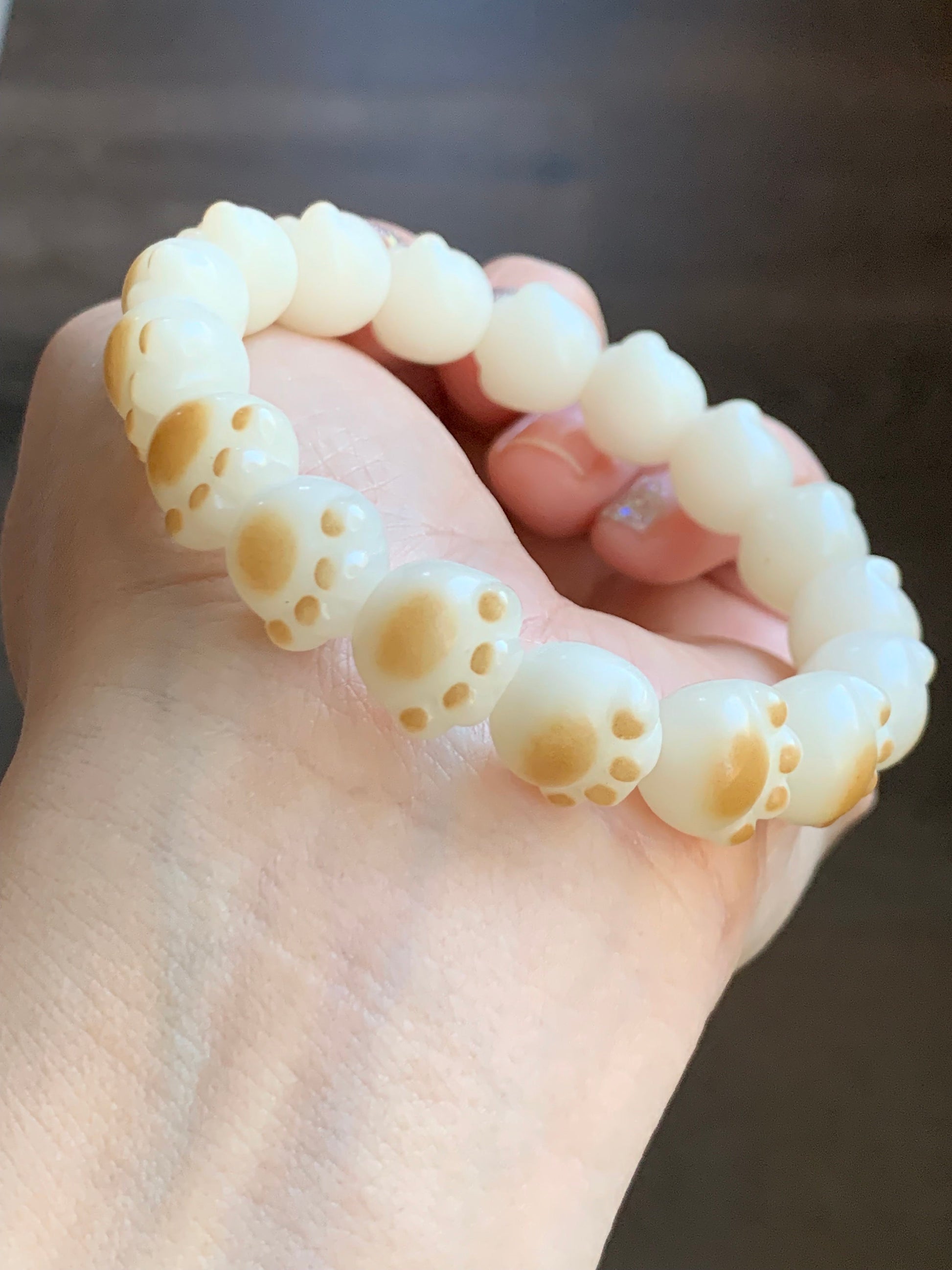 Natural Bodhi Root Carved 3D Paw Print Beads Beaded Bracelet Stretchy 6.5” 天然菩提立体雕刻猫爪手串