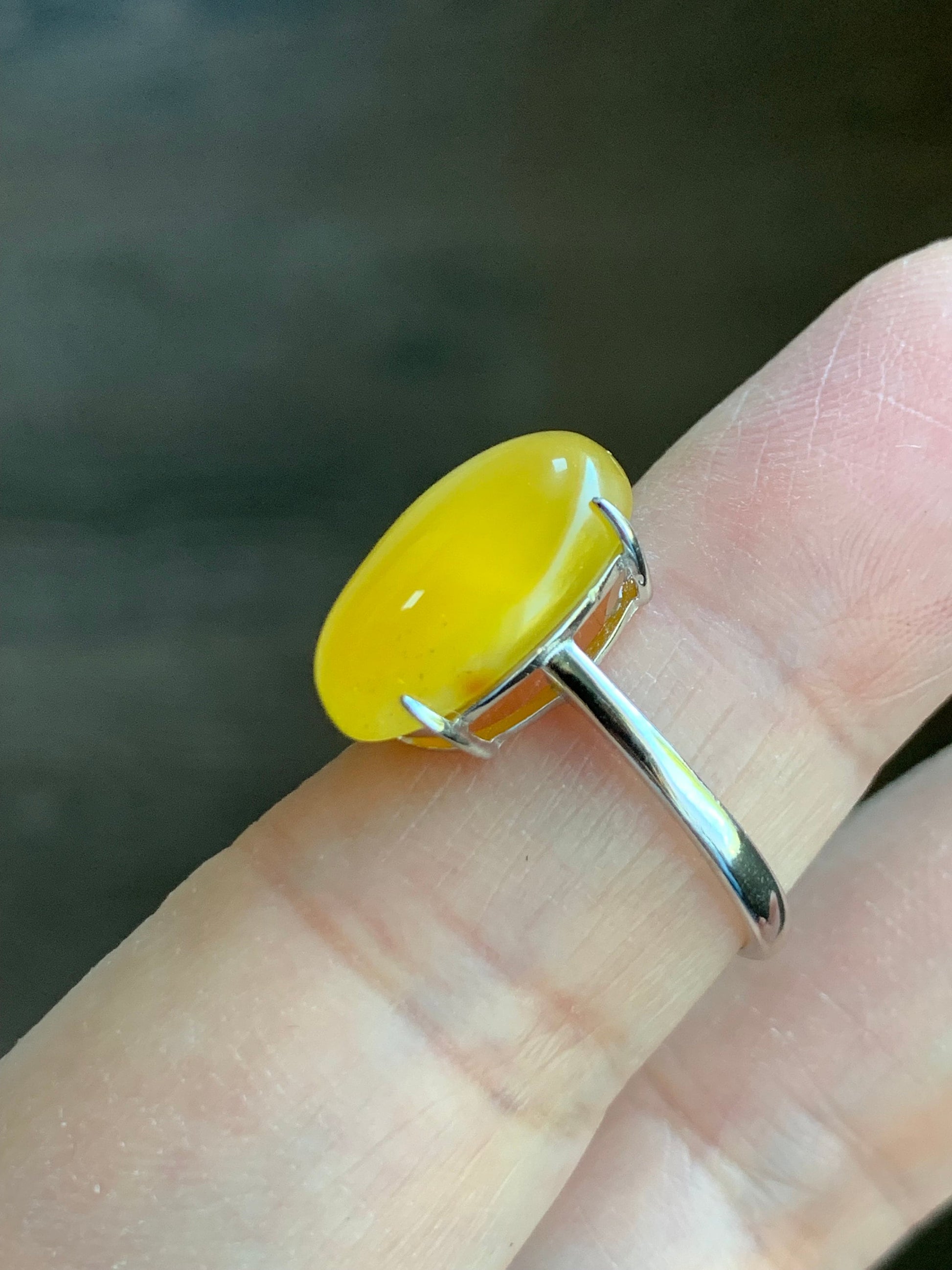 Natural Fossilized Tree Bark Resin Honeybee Wax Oval Cabochon Sterling Silver Solitaire Ring Size 7 Adjustable 天然蜜蜡椭圆银镶戒指 MLJZ