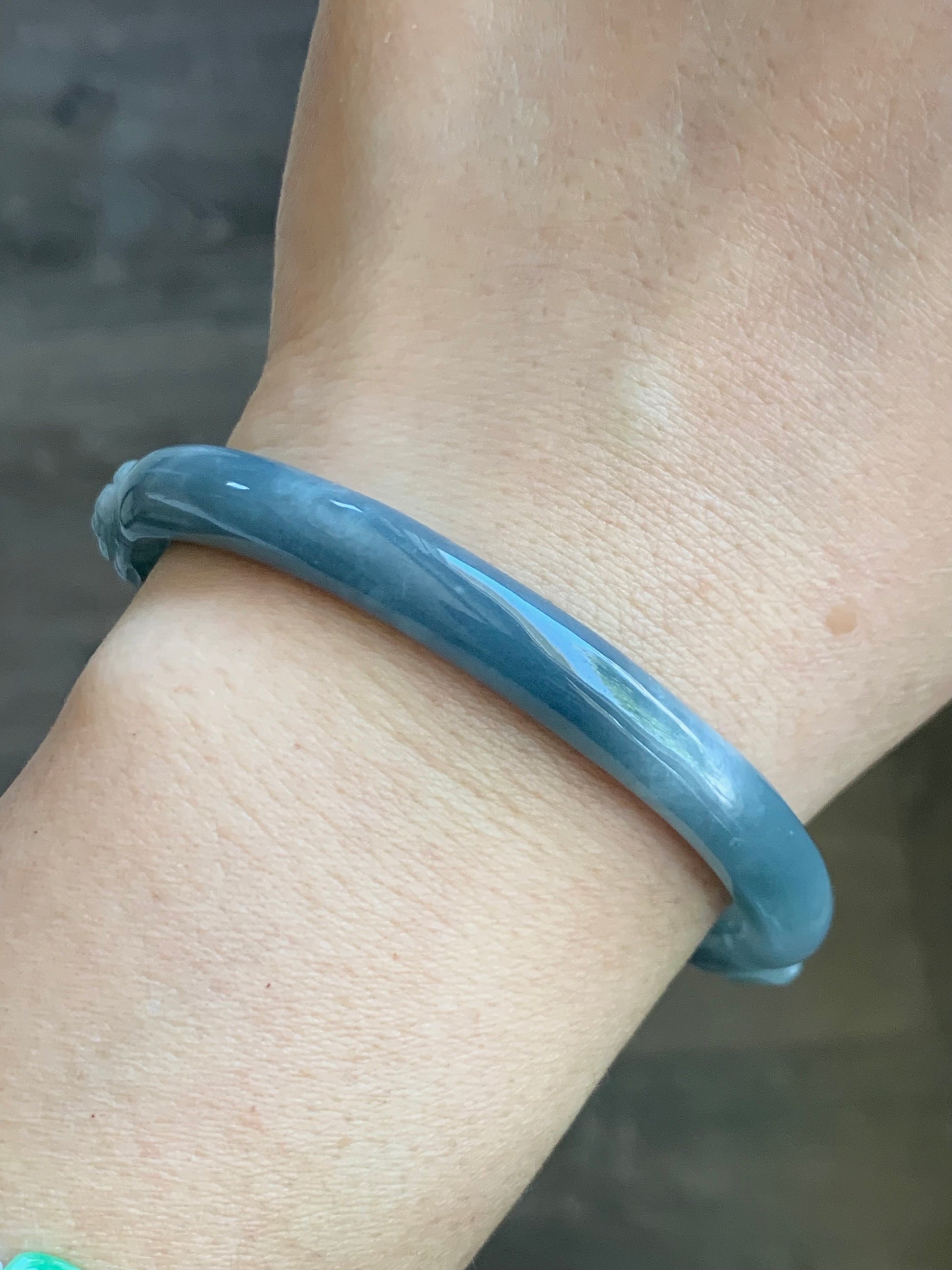 Natural Guatemalan Icy Translucent Dusty Blue Jadeite w/ Dark Teal Blue Marbling Open Bangle Beaded Bracelet 56.6mm 27g 天然冰胶危篮翡翠半镯手串