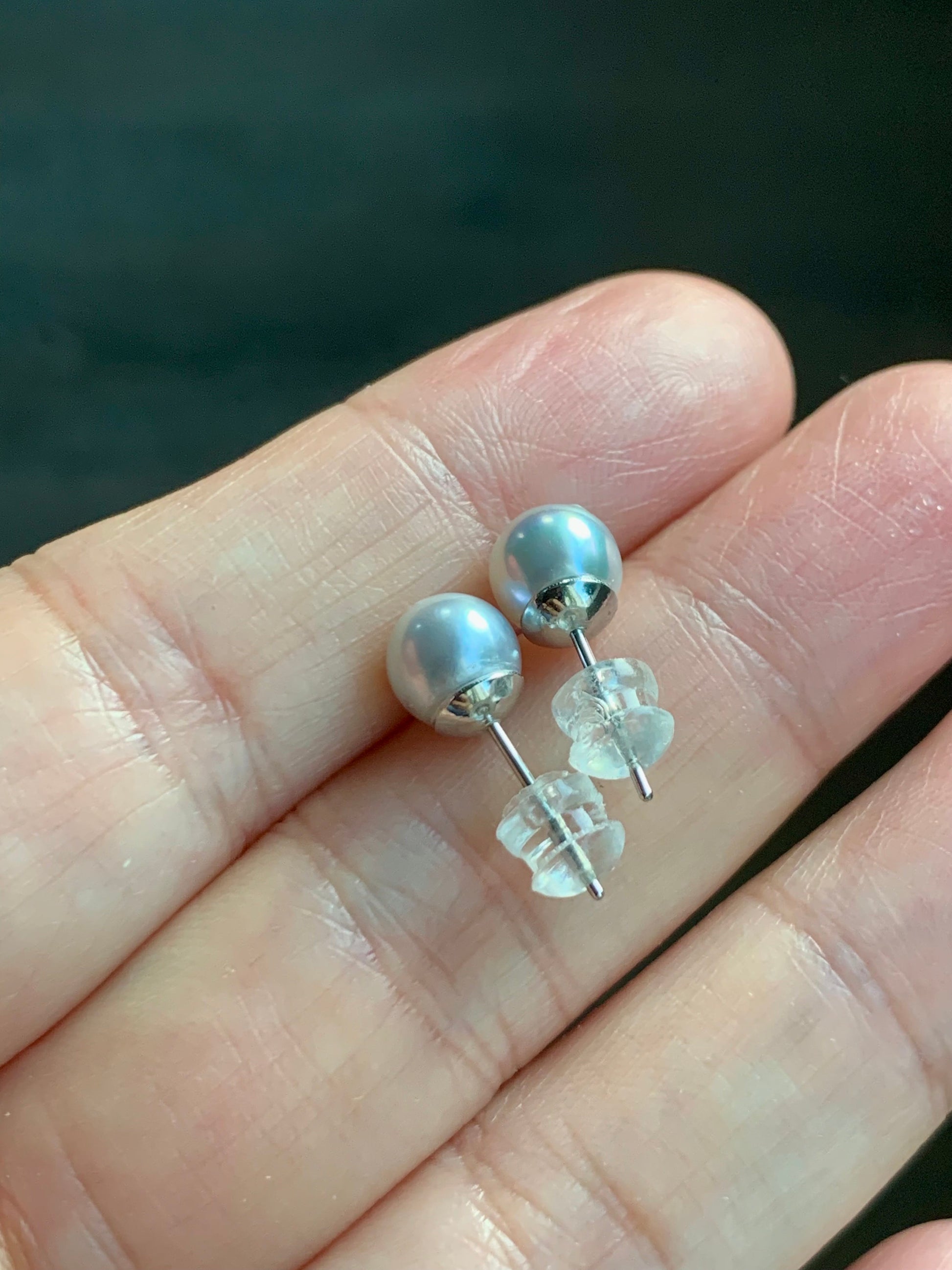 Natural Genuine Saltwater Lustrous Silver Gray Pearl Round Stud Earrings 925 Sterling Silver 6.62mm 天然海水奶奶灰圆珠珍珠纯银针耳钉 A