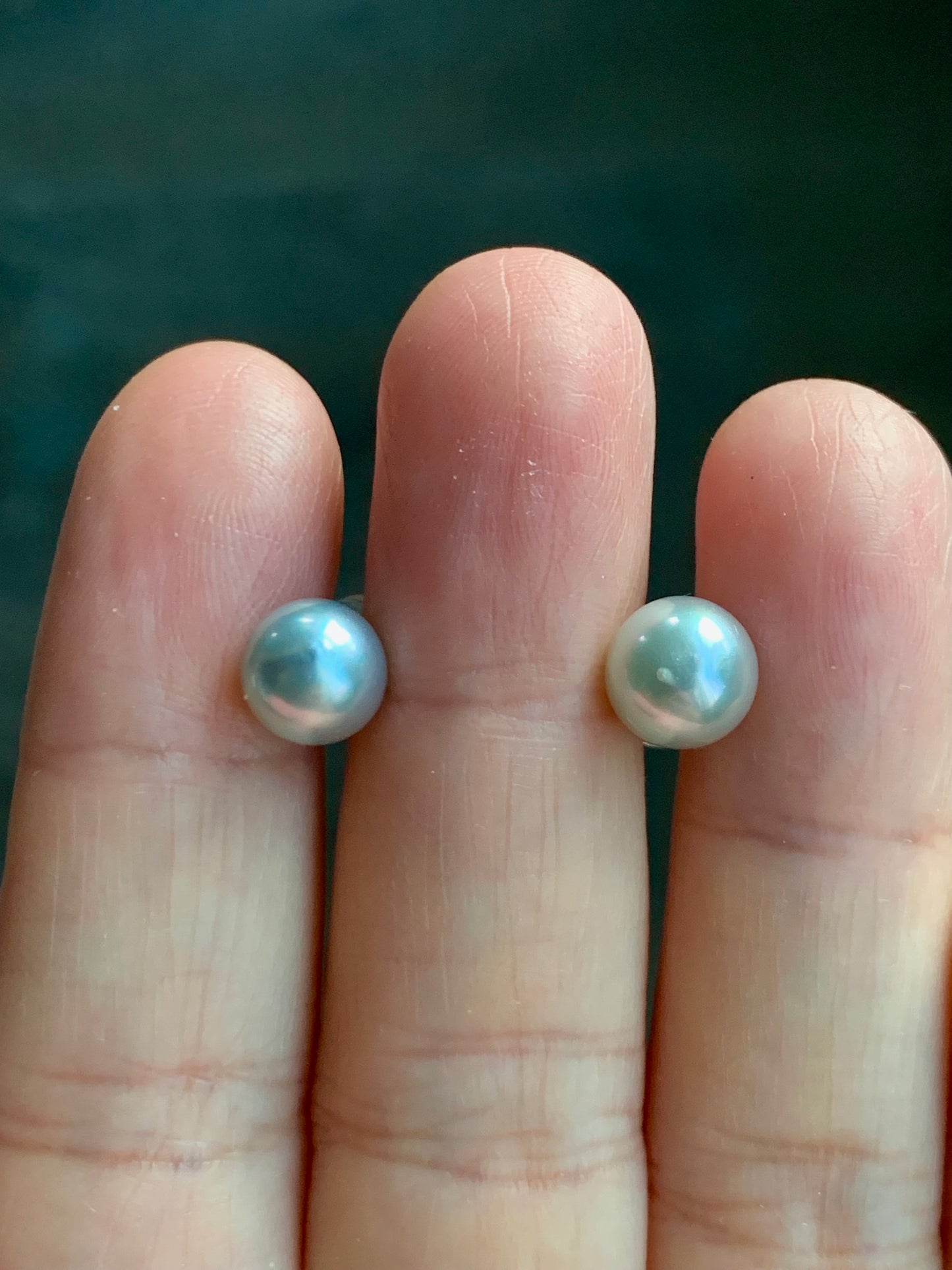 Natural Genuine Saltwater Lustrous Silver Gray Pearl Round Stud Earrings 925 Sterling Silver 7.77mm 天然海水奶奶灰圆珠珍珠纯银针耳钉 C