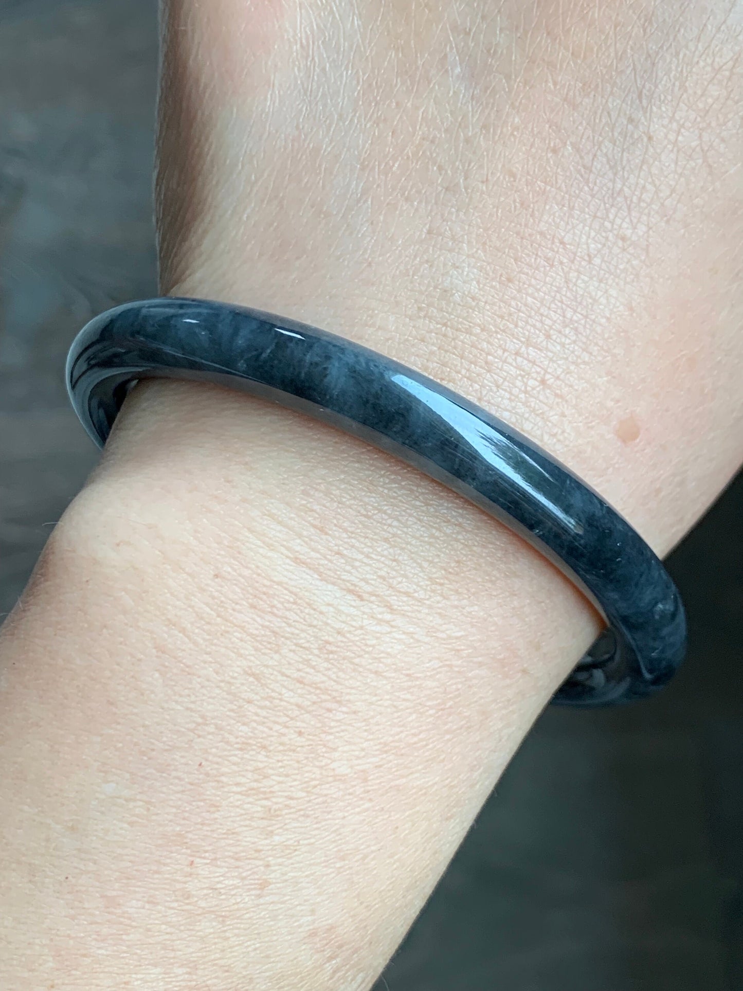 Certified Natural Burmese Icy Translucent Dark Wuji Jadeite Slim Bangle Bracelet 7.7x7.7mm 59.2mm 7.3” 33.18g 天然缅甸冰乌鸡翡翠圆条手镯 1489