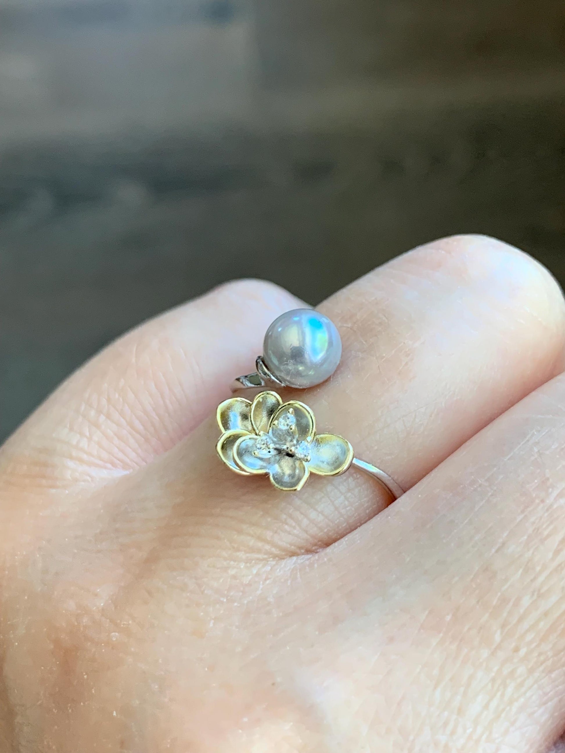 Natural Genuine Saltwater Silver Gray Pearl Round 925 Sterling Silver Floral Ring Bicolored Finish Adjustable 6.5mm 天然海水奶奶灰圆珍珠银托戒指 NNH512-4A