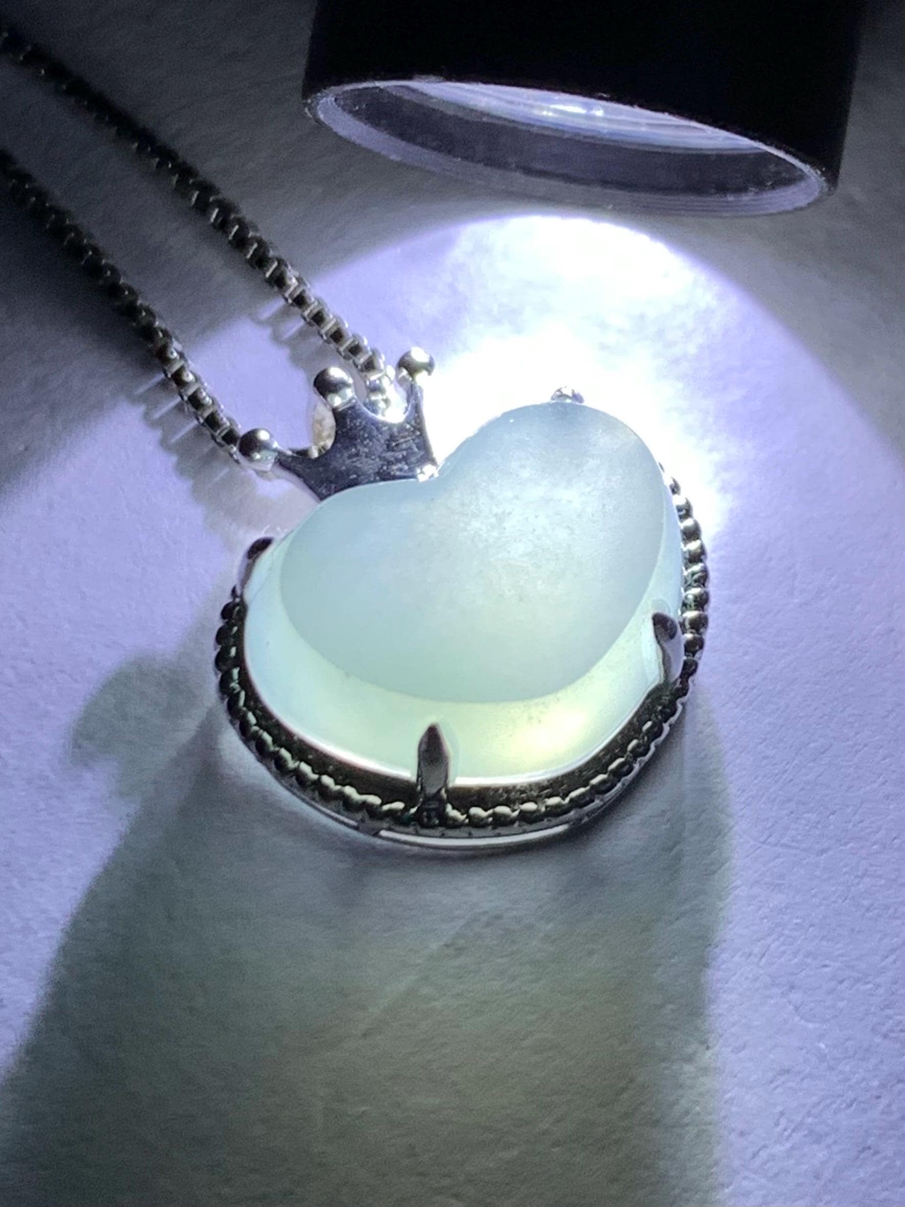 Certified Natural Burmese Premium Icy Highly Translucent White Jadeite Heart Pendant Crown Design 18K White Gold 天然缅甸白冰起光翡翠爱心皇冠镶嵌吊坠 8635