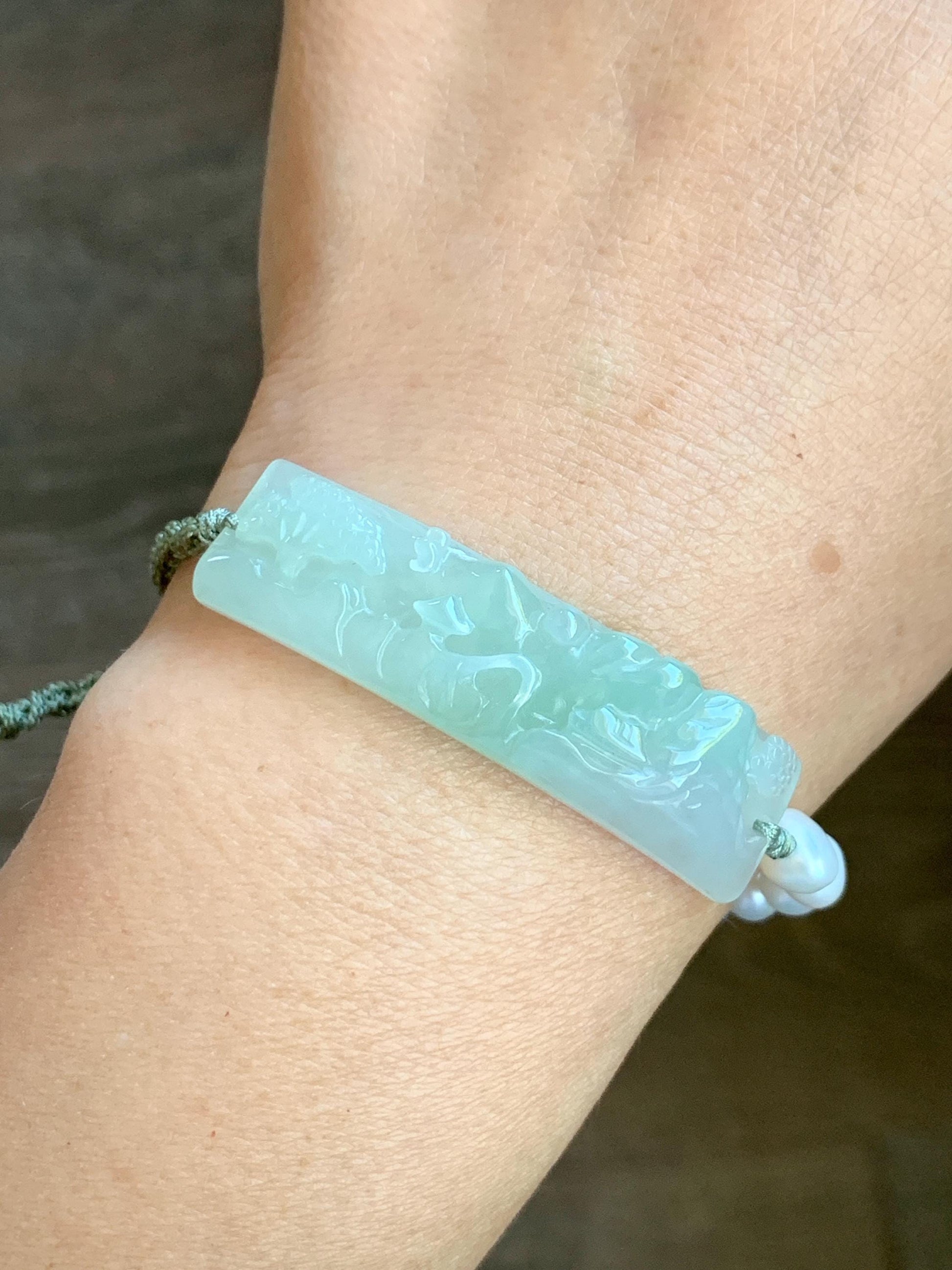 Natural Burmese Icy Translucent Light Green Jadeite Carved Shan Shui Landscape Cuff Freshwater Pearls Rope Bracelet 12g 天然缅甸糯冰晴色翡翠山水牌珍珠手绳