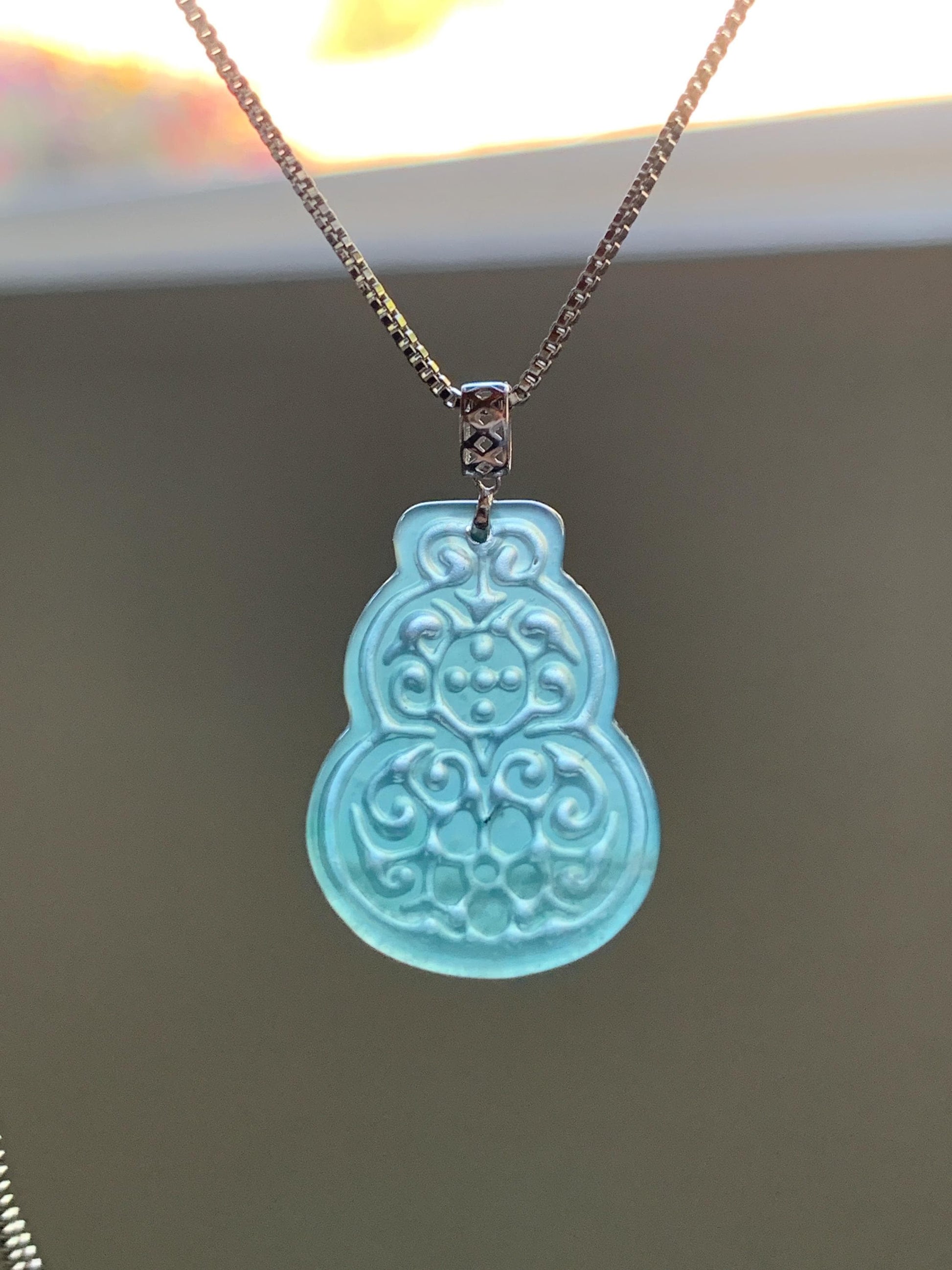 Natural Guatemalan Icy Translucent Teal Blue Jadeite Engraved Hulu Gourd Pendant 18K White Gold 3g 天然冰危蓝翡翠仿古雕葫芦镶嵌吊坠 B